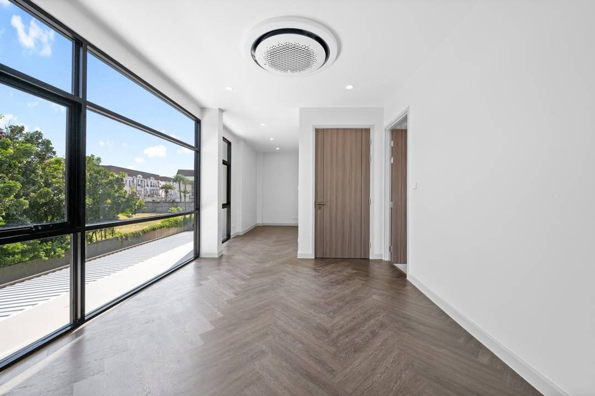 ขายบ้านรัชดา ห้วยขวาง :  ขายบ้านหมู่บ้าน The Zenith  49.1ตร.วา ในซอยโรงเรียน SISB (โรงเรียนนานาชาติสิงคโปร์)New renovated