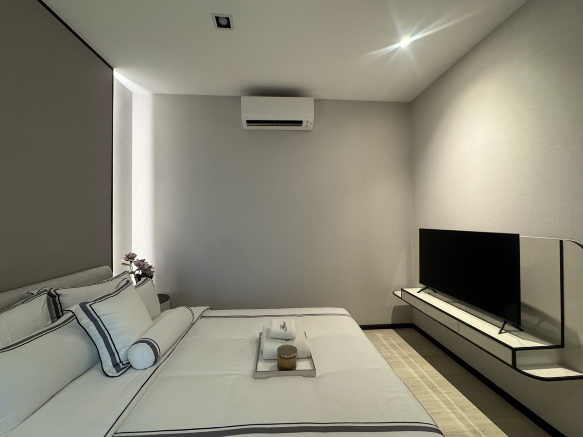 ขายคอนโดสุขุมวิท อโศก ทองหล่อ : คอนโด Super Luxury ใจกลางทองหล่อ
☁️The Room Sukhumvit 38 
2 Bed 2 Bath 90.99 sq.m.💰20.9 MB.
☎️Phat 064-642-8664
☎️Nui 094-624-2014