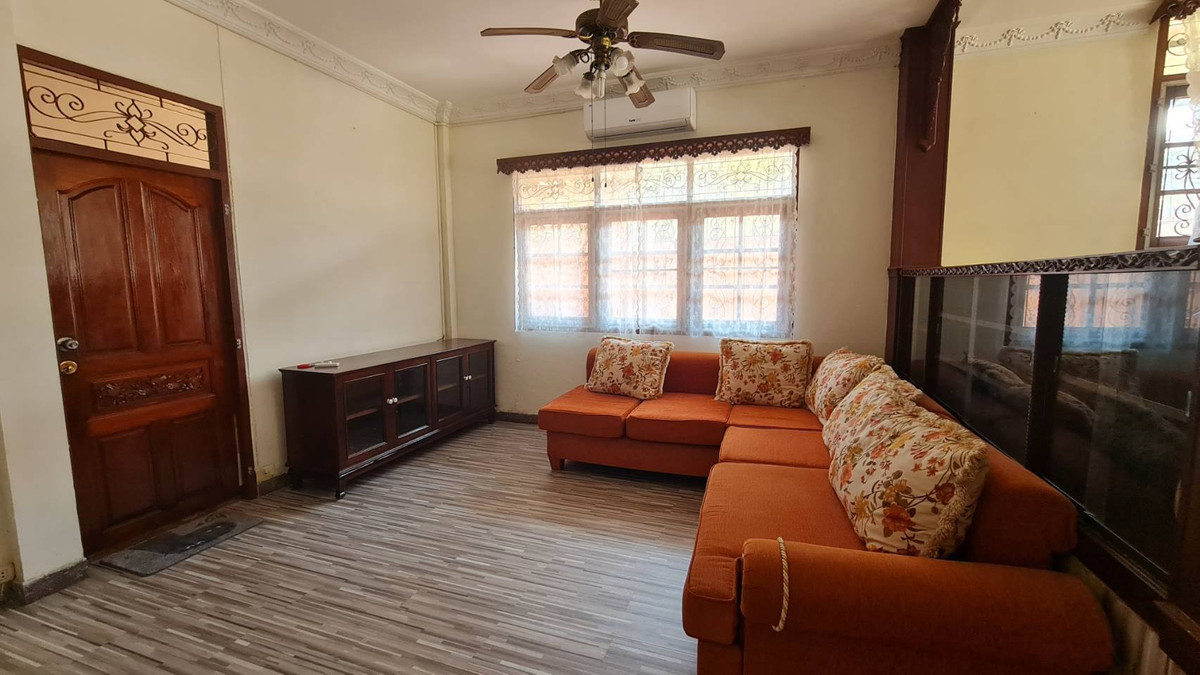 ให้เช่าบ้านลาดพร้าว เซ็นทรัลลาดพร้าว : ให้เช่า บ้านเดี่ยว 2 ชั้น ใกล้ MRT ลาดพร้าว 