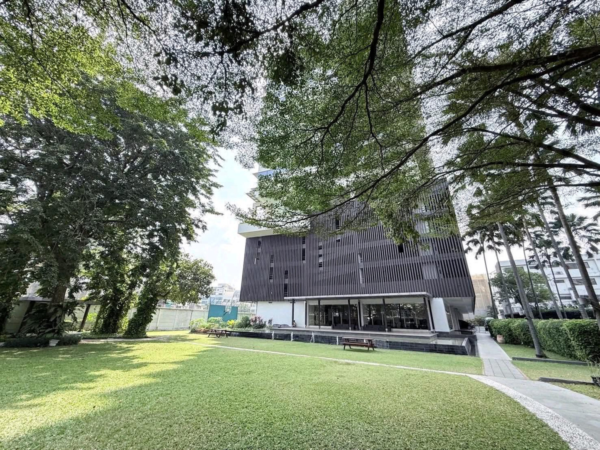 For RentCondoWitthayu, Chidlom, Langsuan, Ploenchit : For rent: Amanta Lumpini, next to Rama 4 Road, large room with bathtub.