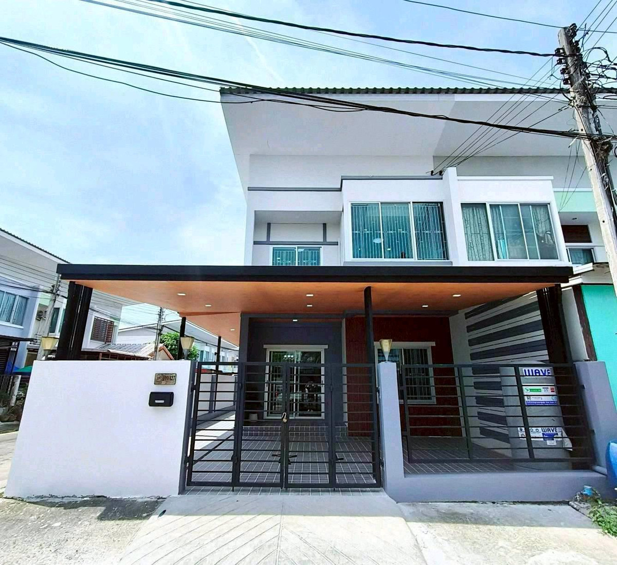 For SaleTownhomeLadkrabang, Suwannaphum Airport : 2-story townhome for sale, Ratchapruek Village, Suvarnabhumi, Miladkrabang Phase 2, Chalong Krung 61, Nong Chok, Makro, Paseo, Robinson, Mahanakorn University of Technology. St. Marys School, Lat Krabang Hospital, Nawamint Suwinthawong School, Chaokhuntha