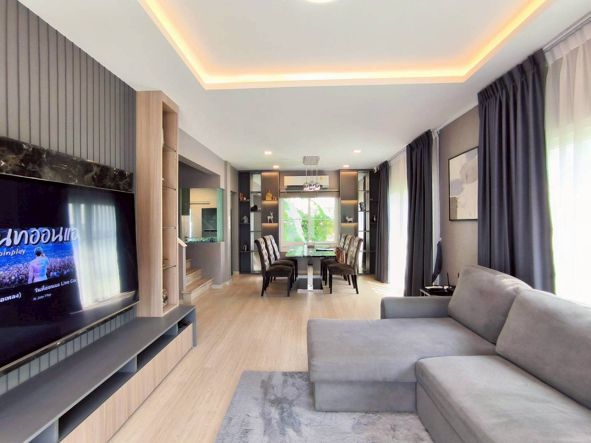 For SaleHousePattanakan, Srinakarin : 2-story detached house for sale, 50.30 sq m., Villaggio Srinakarin, Bang Mueang Subdistrict, Mueang Samut Prakan District, Samut Prakan, price 6,900,000 baht.