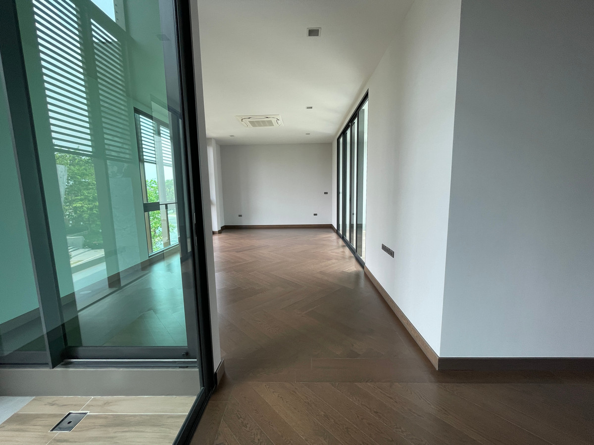 ขายบ้านบางนา แบริ่ง ลาซาล : ขายด่วน! THE ONE Signature Bangna-Rama 9 — นิยามใหม่ของ Pool Villa หรู 3 ชั้น พร้อม Multiverse ฟังก์ชันเพื่อทุกคนในครอบครัว