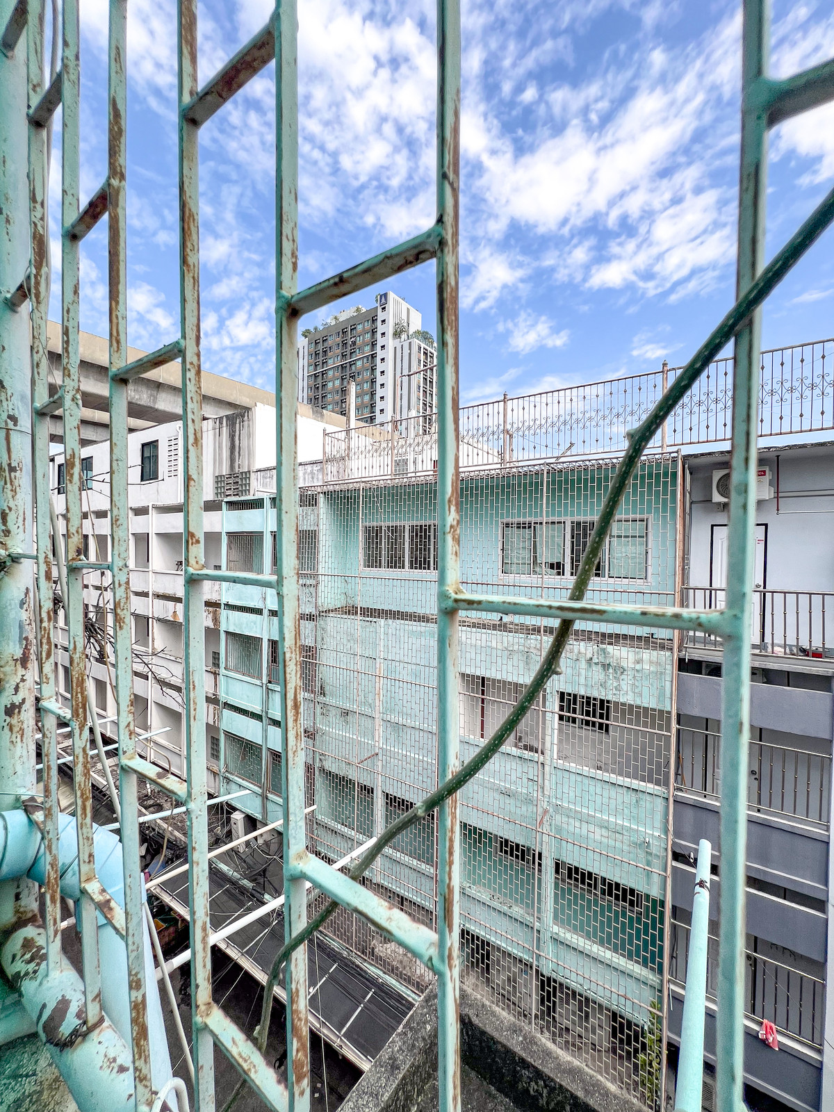 ขายทาวน์โฮมบางซื่อ วงศ์สว่าง เตาปูน : ทำเลดีจัด 🔥 ตึกแถวติด MRT เตาปูน 150 ม. สายลงทุนรีบเลย 📈💰อาคารพาณิชย์ กรุงเทพ - นนท์ 2 / 4 ห้องนอน (ขาย), Commercial building Bangkok - Non 2 / 4 Bedrooms (FOR SALE) BNS004