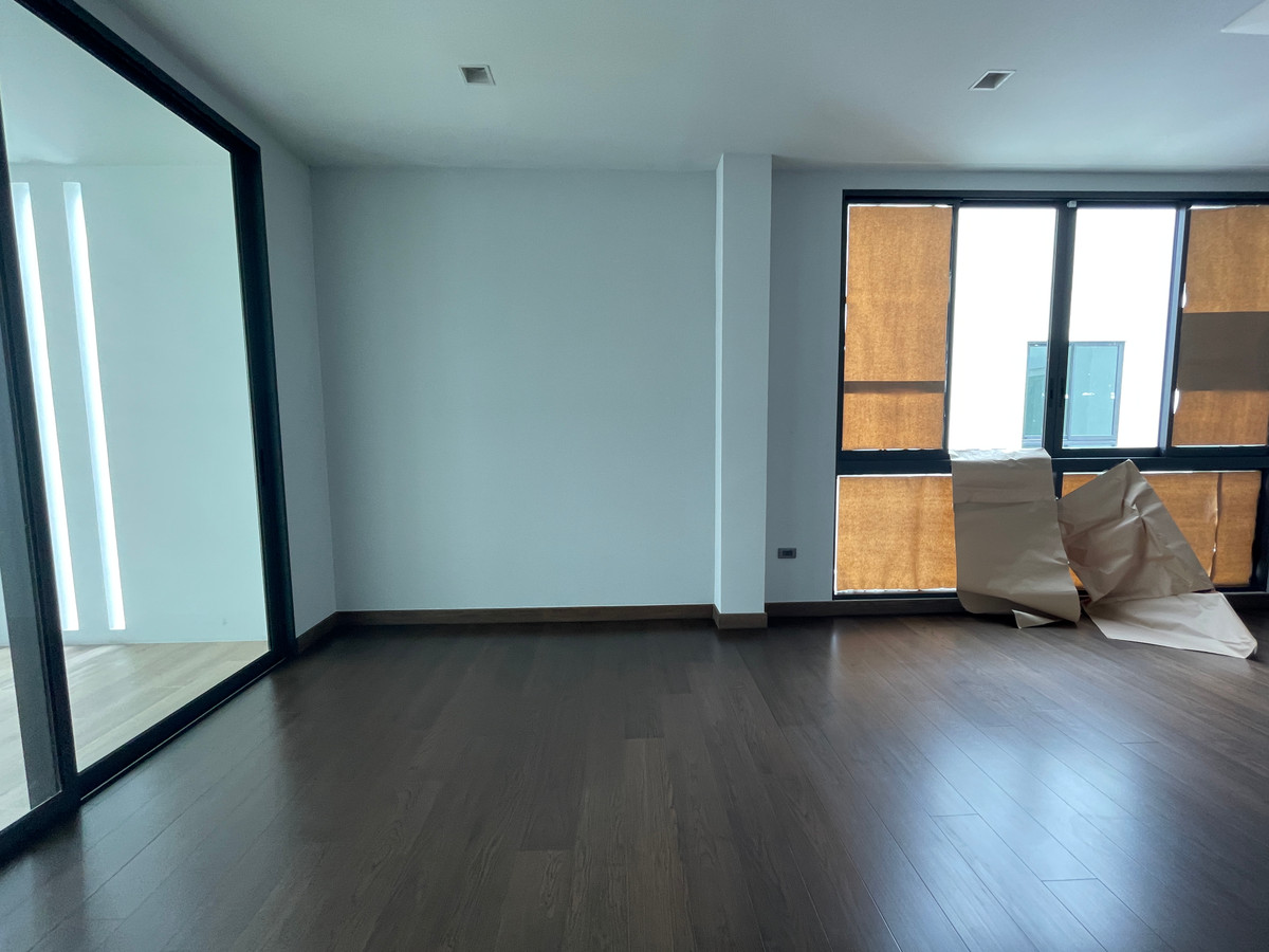 ขายบ้านบางนา แบริ่ง ลาซาล : ขายด่วน! THE ONE Signature Bangna-Rama 9 — นิยามใหม่ของ Pool Villa หรู 3 ชั้น พร้อม Multiverse ฟังก์ชันเพื่อทุกคนในครอบครัว