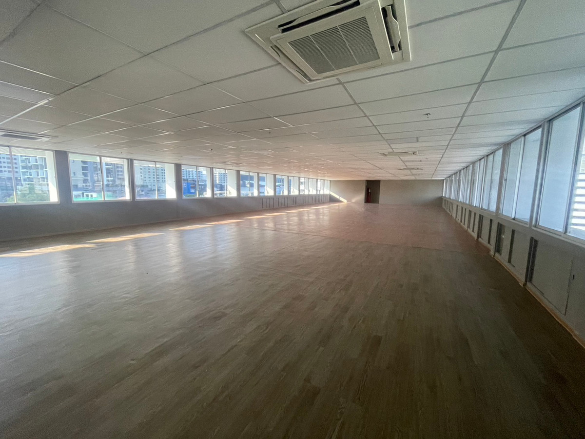 ให้เช่าสำนักงานคลองเตย กล้วยน้ำไท : ให้เช่า ออฟฟิศรีโนเวทใหม่  แถวสุขุมวิท 370 ตร.ม. ใกล้BTS พร้อมพงษ์