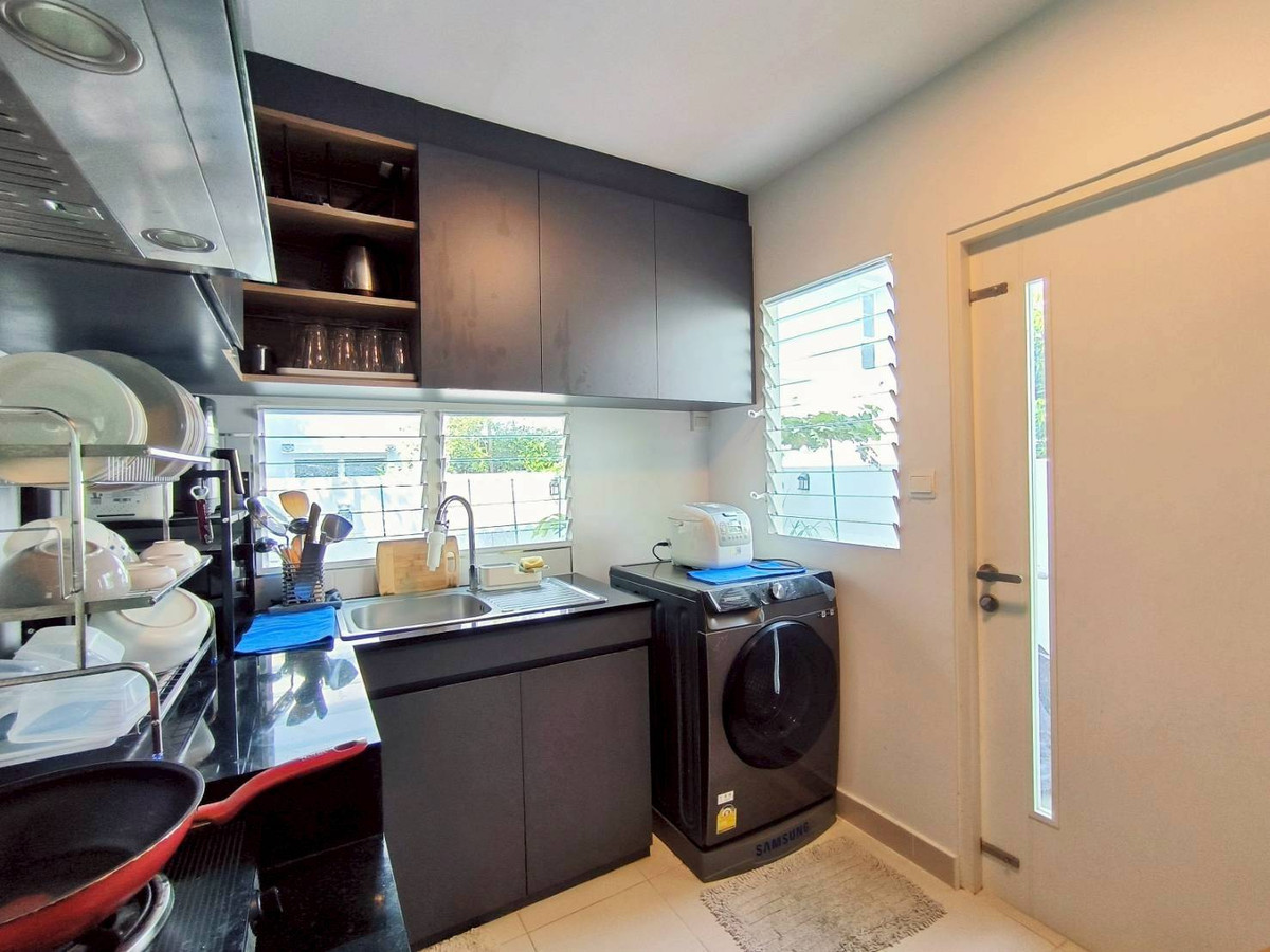 ขายบ้านพัฒนาการ ศรีนครินทร์ : ขายบ้านเดี่ยว 2 ชั้น 50.30 ตรว. Villaggio ศรีนครินทร์ ตำบลบางเมือง อำเภอเมืองสมุทรปราการ สมุทรปราการ ราคา 6,900,000 บาท