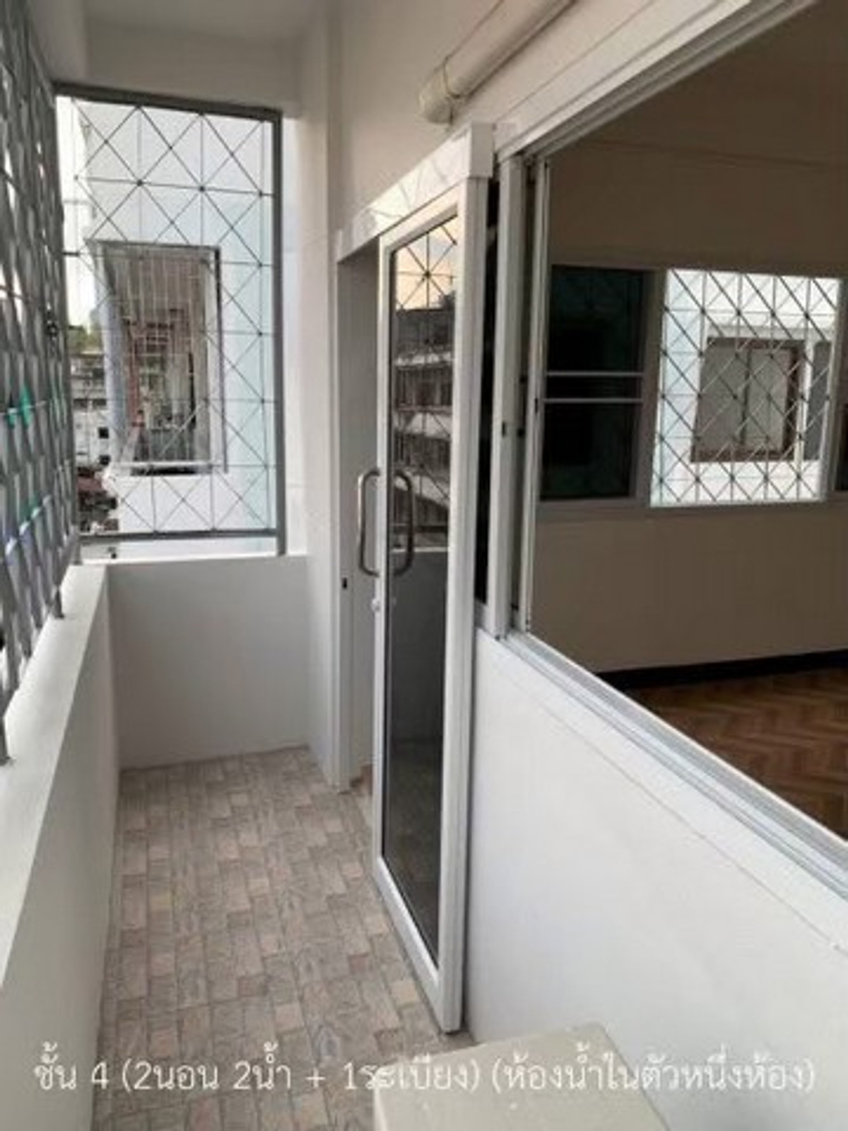 For RentShop HouseSathorn, Narathiwat : HR3301 Commercial building for rent, 5 and a half floors, newly renovated, in the heart of Sathorn, Soi Charoen Rat 3, connecting Sathorn-Narathiwat.