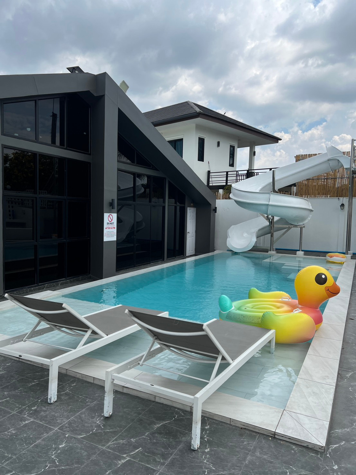 ขายบ้านพัทยา บางแสน ชลบุรี สัตหีบ : บ้านเดี่ยวพูลวิลล่า บางเสร่ / 5 ห้องนอน (ขาย), Detached House Pool Villa Bang Saray / 5 Bedrooms (FOR SALE) AM077