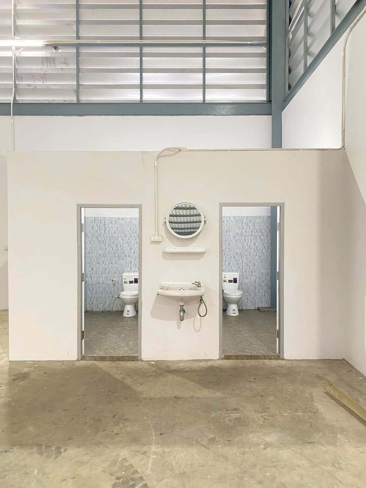 For RentWarehouseEakachai, Bang Bon : Warehouse/factory for rent Usable area 660 square meters, location Ekkachai Bang Bon.