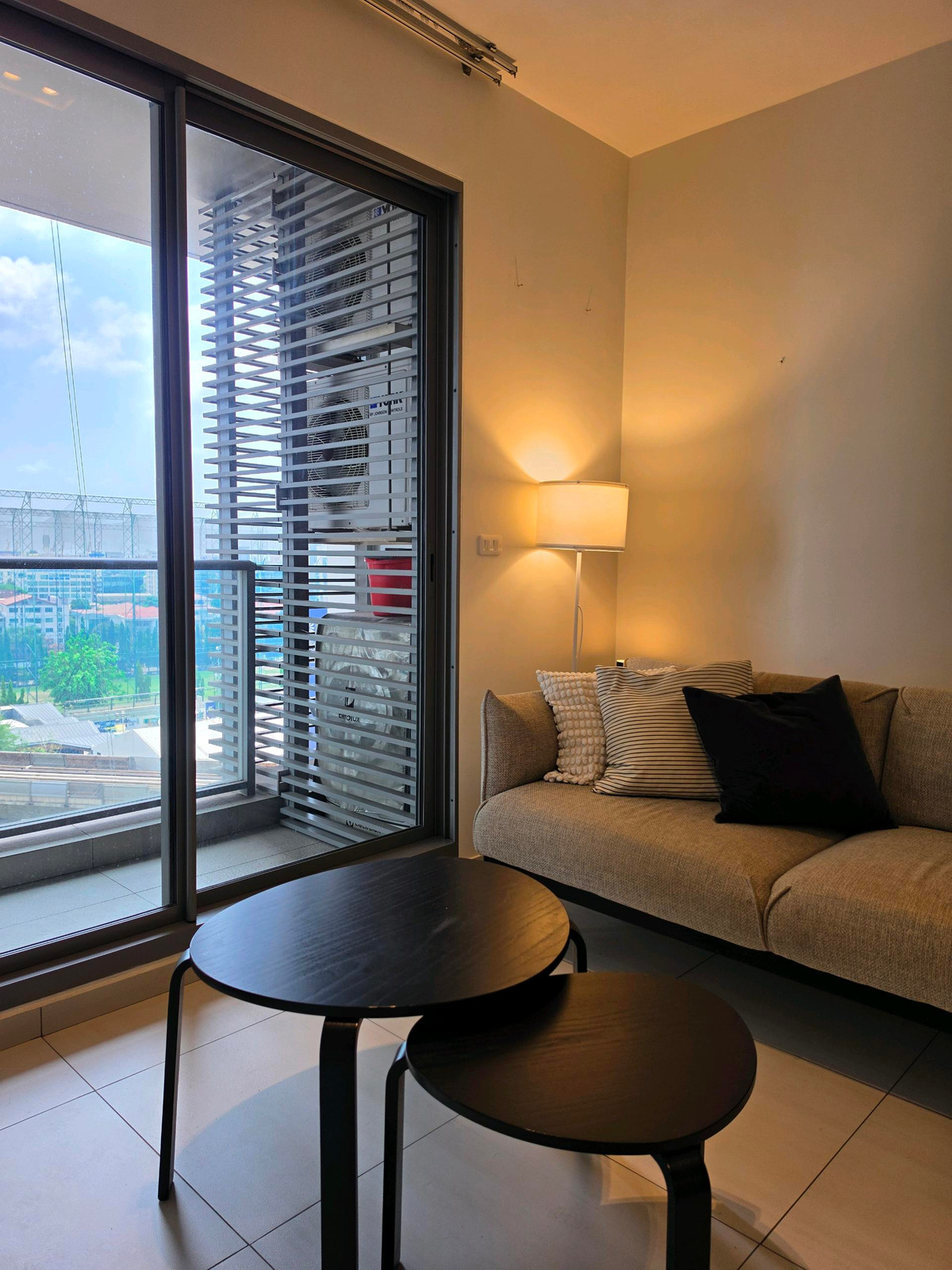 For RentCondoSukhumvit, Asoke, Thonglor : 🚩For Rent: The Loft Ekkamai / 45 Sqm. / Newly Renovated / 10 fl.