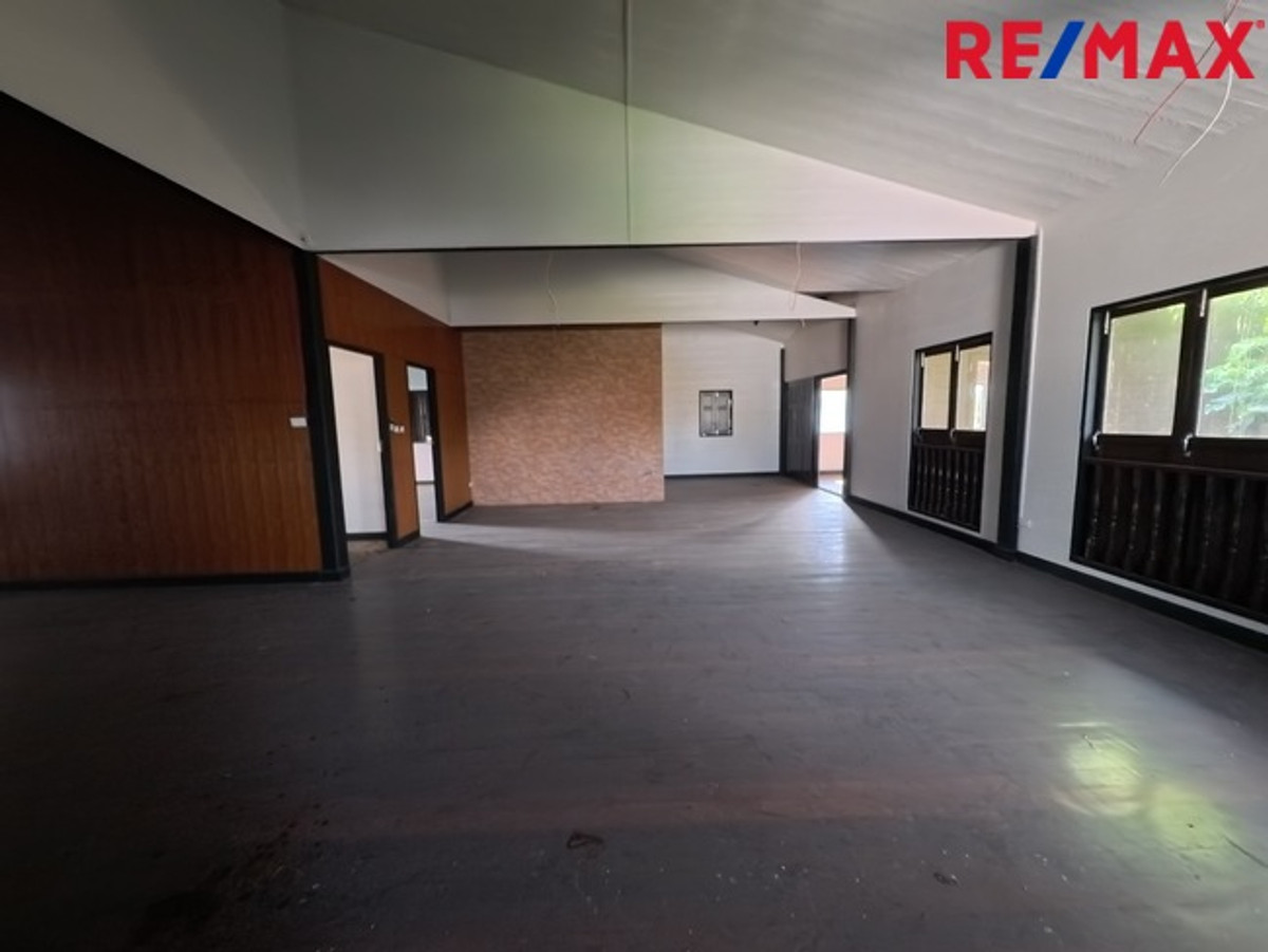 ขายที่ดินสมุทรปราการ สำโรง : ขายที่ดิน 4-1-67 ไร่ (1,767 ตร.ว.) ซอยเทศบาล 23 (กันตะบุตร) สุขุมวิท–สมุทรปราการ ใกล้ BTS โรงเรียนนายเรือ 800 เมตร | ราคา 54,000 บ./ตร.ว.