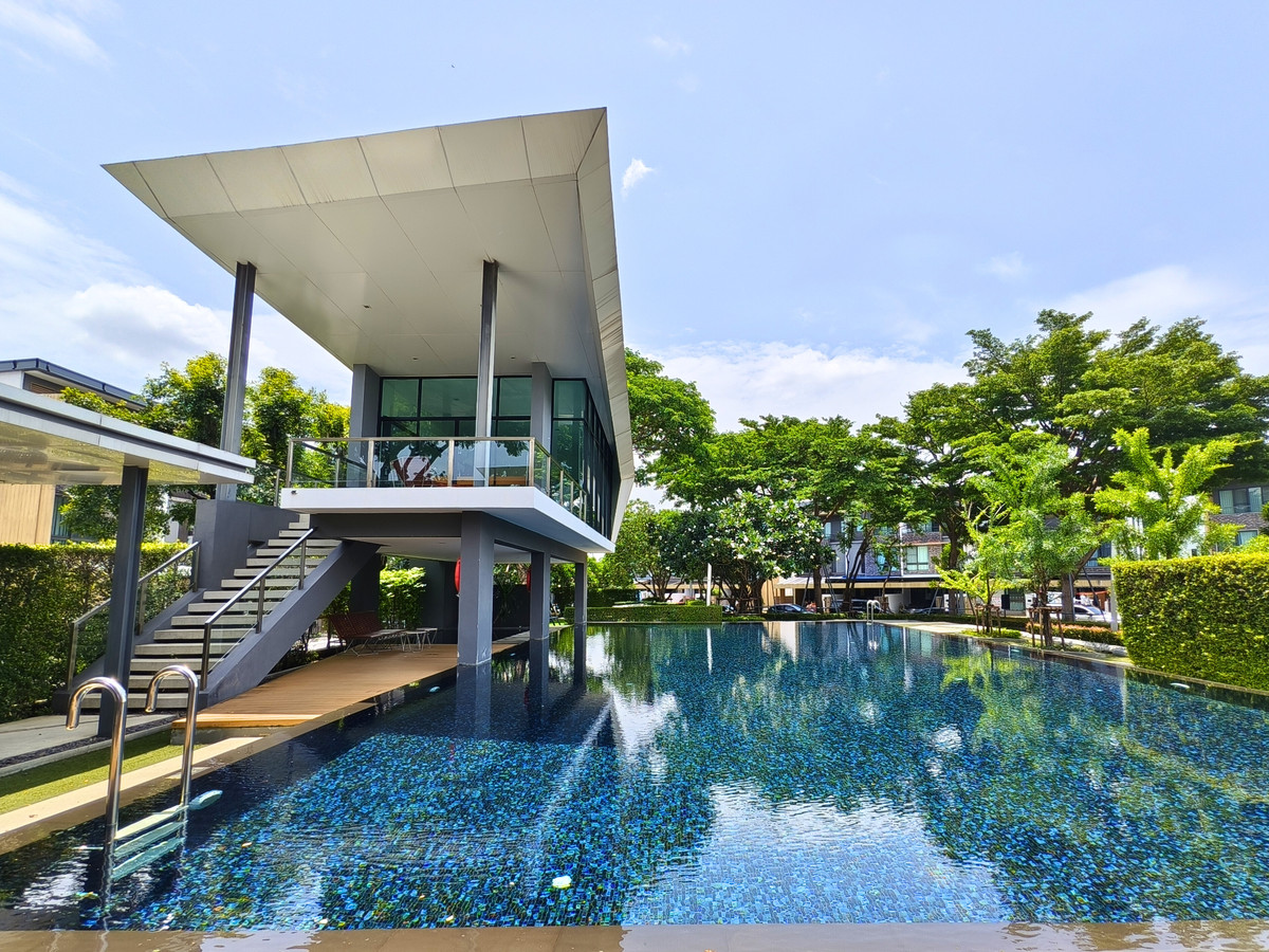 ให้เช่าทาวน์โฮมเกษตร นวมินทร์ ลาดปลาเค้า : ให้เช่า Landmark เอกมัย - รามอินทรา 33.2ตร.ว. 12.5 ล้านบาท ทาวน์โฮมหรู ติดสวน สายไฟลงใต้ดิน 3ห้องนอน 4ห้องน้ำ ใกล้ทางด่วนและรถไฟฟ้า