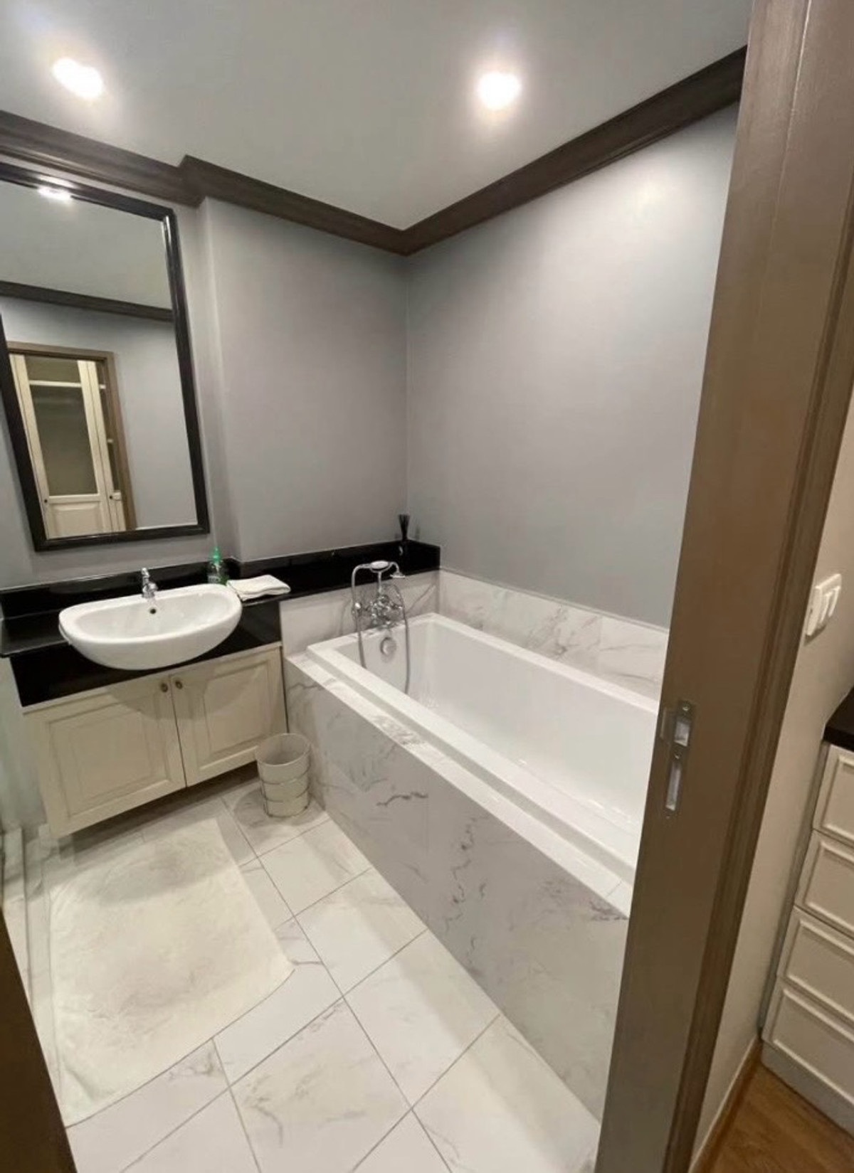 ให้เช่าคอนโดสยาม จุฬา สามย่าน : #R9626 🎉 130369 ให้เช่าคอนโด The Reserve Kasemsan 3