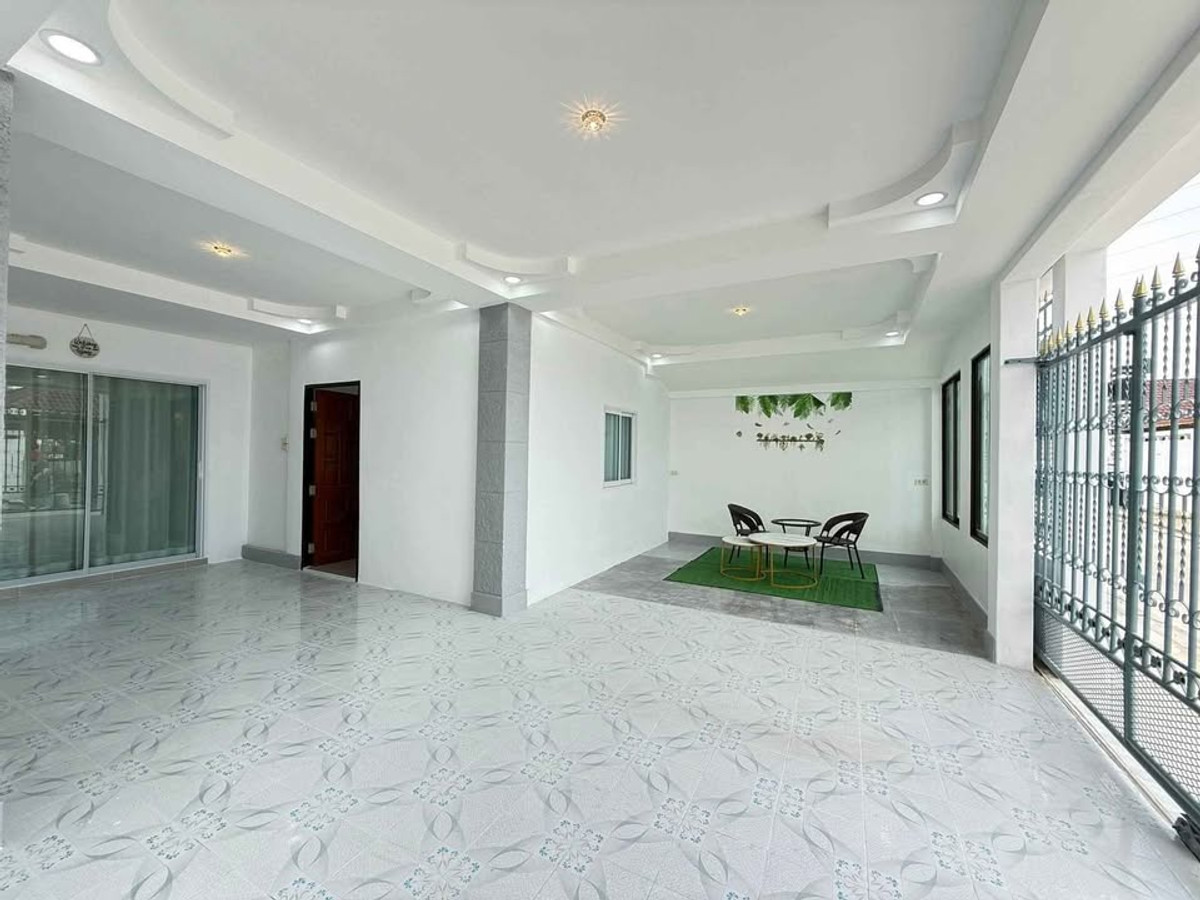 ขายบ้านพัทยา บางแสน ชลบุรี สัตหีบ : หมู่บ้าน พัทยารุ่งเรือง / 3 ห้องนอน (ขาย), Moo Baan Pattaya Rungrueng / 3 Bedrooms (FOR SALE) BEWN121