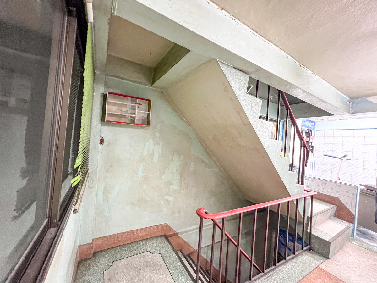 ขายทาวน์โฮมบางซื่อ วงศ์สว่าง เตาปูน : ทำเลดีจัด 🔥 ตึกแถวติด MRT เตาปูน 150 ม. สายลงทุนรีบเลย 📈💰อาคารพาณิชย์ กรุงเทพ - นนท์ 2 / 4 ห้องนอน (ขาย), Commercial building Bangkok - Non 2 / 4 Bedrooms (FOR SALE) BNS004