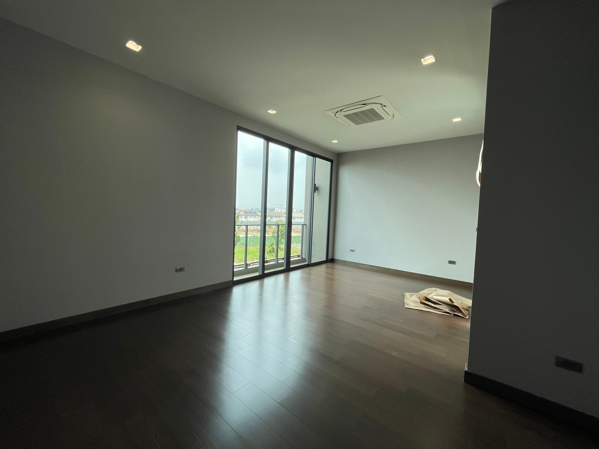 ขายบ้านบางนา แบริ่ง ลาซาล : ขายด่วน! THE ONE Signature Bangna-Rama 9 — นิยามใหม่ของ Pool Villa หรู 3 ชั้น พร้อม Multiverse ฟังก์ชันเพื่อทุกคนในครอบครัว