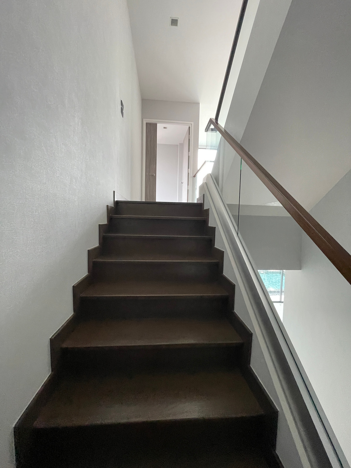 ขายบ้านบางนา แบริ่ง ลาซาล : ขายด่วน! THE ONE Signature Bangna-Rama 9 — นิยามใหม่ของ Pool Villa หรู 3 ชั้น พร้อม Multiverse ฟังก์ชันเพื่อทุกคนในครอบครัว