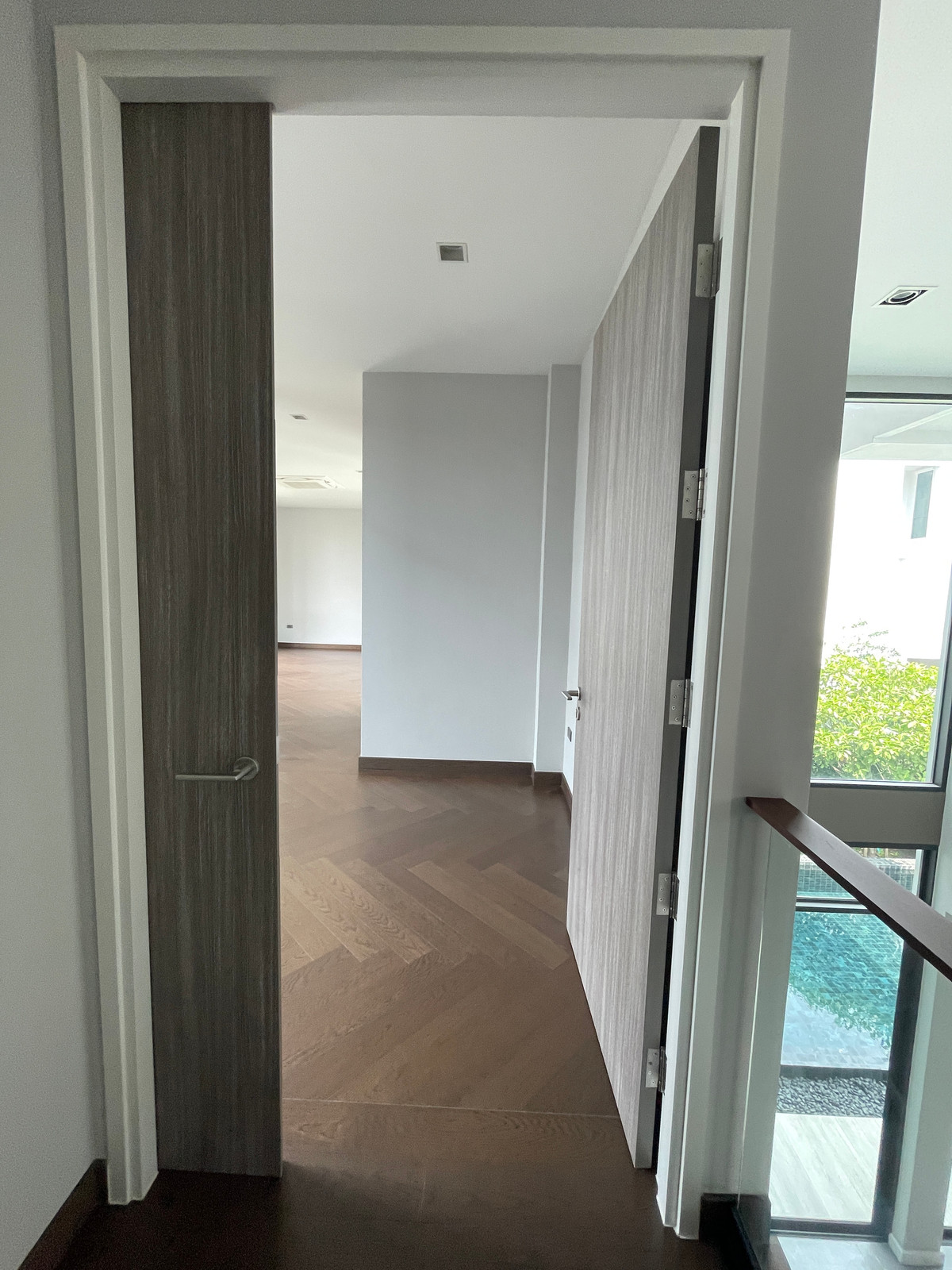 ขายบ้านบางนา แบริ่ง ลาซาล : ขายด่วน! THE ONE Signature Bangna-Rama 9 — นิยามใหม่ของ Pool Villa หรู 3 ชั้น พร้อม Multiverse ฟังก์ชันเพื่อทุกคนในครอบครัว