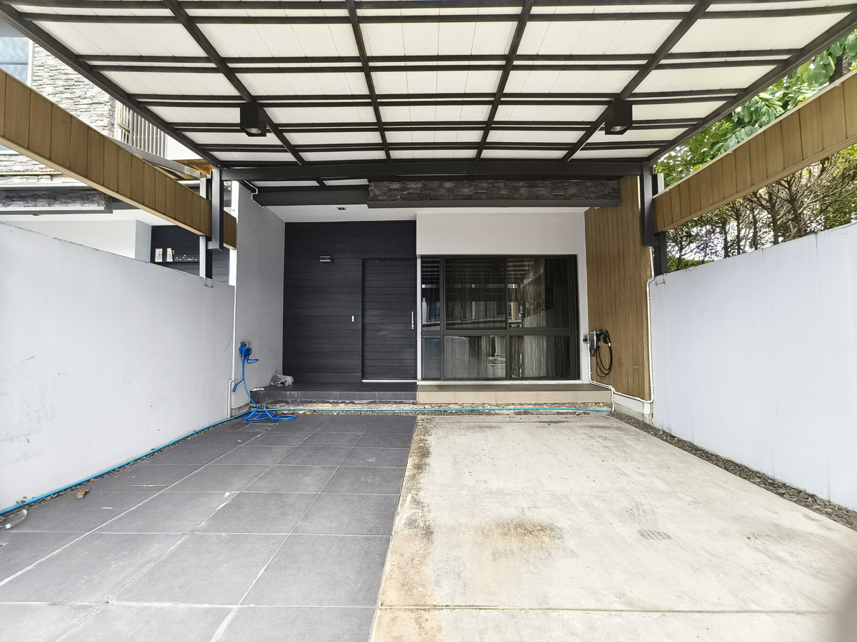 ให้เช่าทาวน์โฮมเกษตร นวมินทร์ ลาดปลาเค้า : ให้เช่า Landmark เอกมัย - รามอินทรา 33.2ตร.ว. 12.5 ล้านบาท ทาวน์โฮมหรู ติดสวน สายไฟลงใต้ดิน 3ห้องนอน 4ห้องน้ำ ใกล้ทางด่วนและรถไฟฟ้า