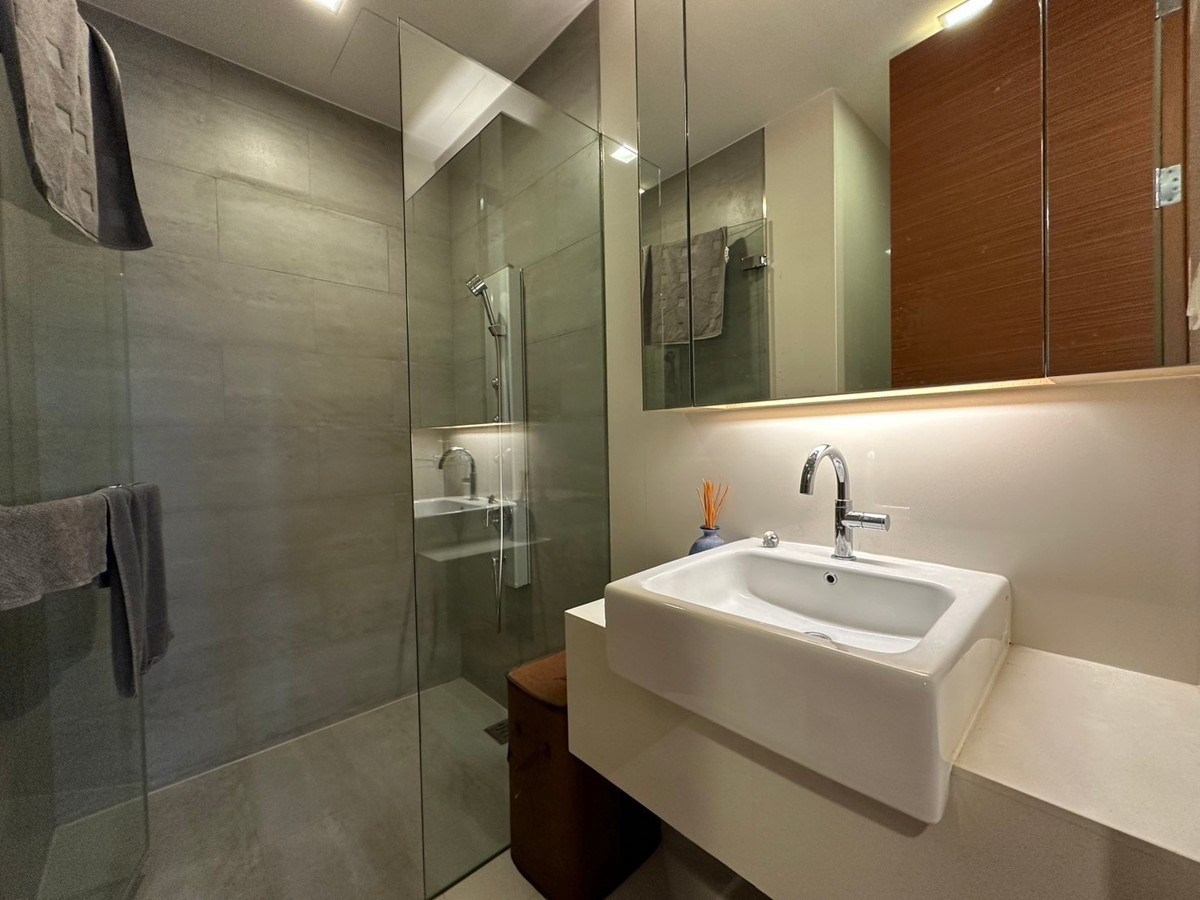 For RentCondoSukhumvit, Asoke, Thonglor : Rent 2 bedrooms, 2 bathrooms, Ashton Morph 38.