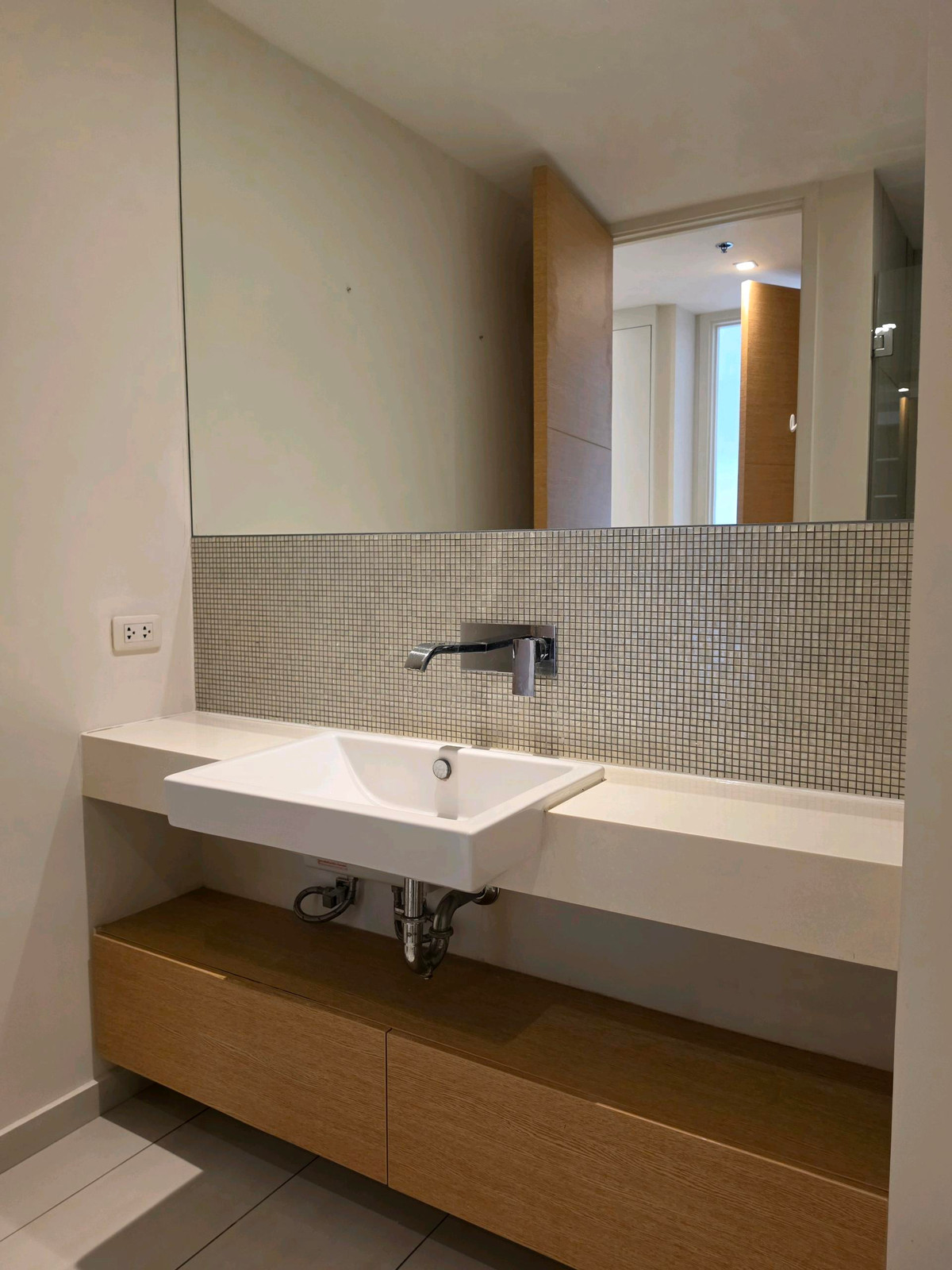 For RentCondoSukhumvit, Asoke, Thonglor : 🚩For Rent: The Loft Ekkamai / 45 Sqm. / Newly Renovated / 10 fl.