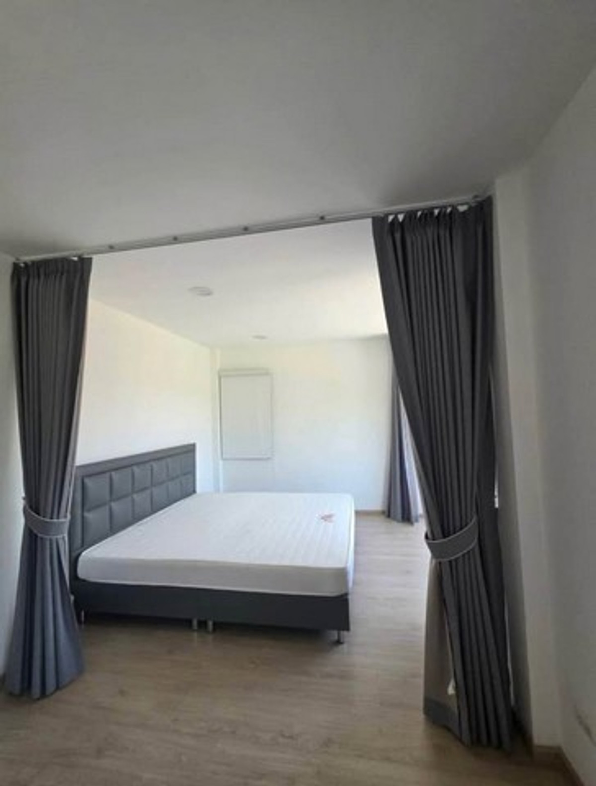 For RentHouseLadkrabang, Suwannaphum Airport : HR3306 Large 2-story detached house for rent, Atoll Maldives Palm Bangna-Wongwaen project, in front of the house, not next to anyone (Private Zone) | Just 3 minutes to Mega Bangna.