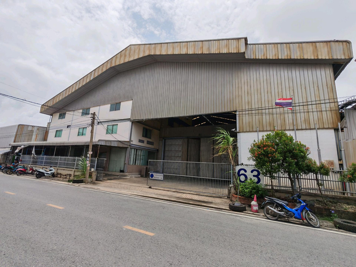 FactorySamut Prakan,Samrong : Factory for sale and rent, 5,600 sq m or 4 rai, has a Factory License 4, purple area, Samut Prakan, Thepharak, km. 20.
