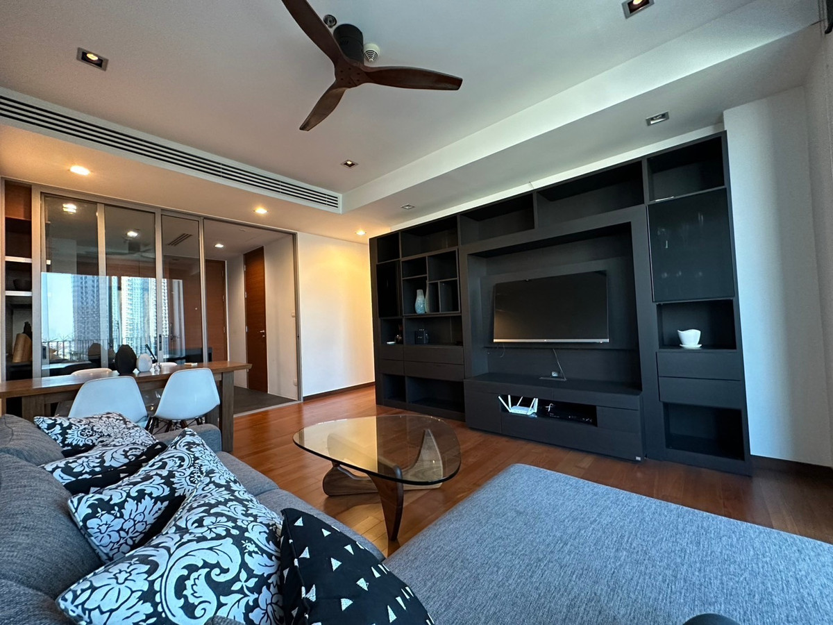 For RentCondoSukhumvit, Asoke, Thonglor : Rent 2 bedrooms, 2 bathrooms, Ashton Morph 38.
