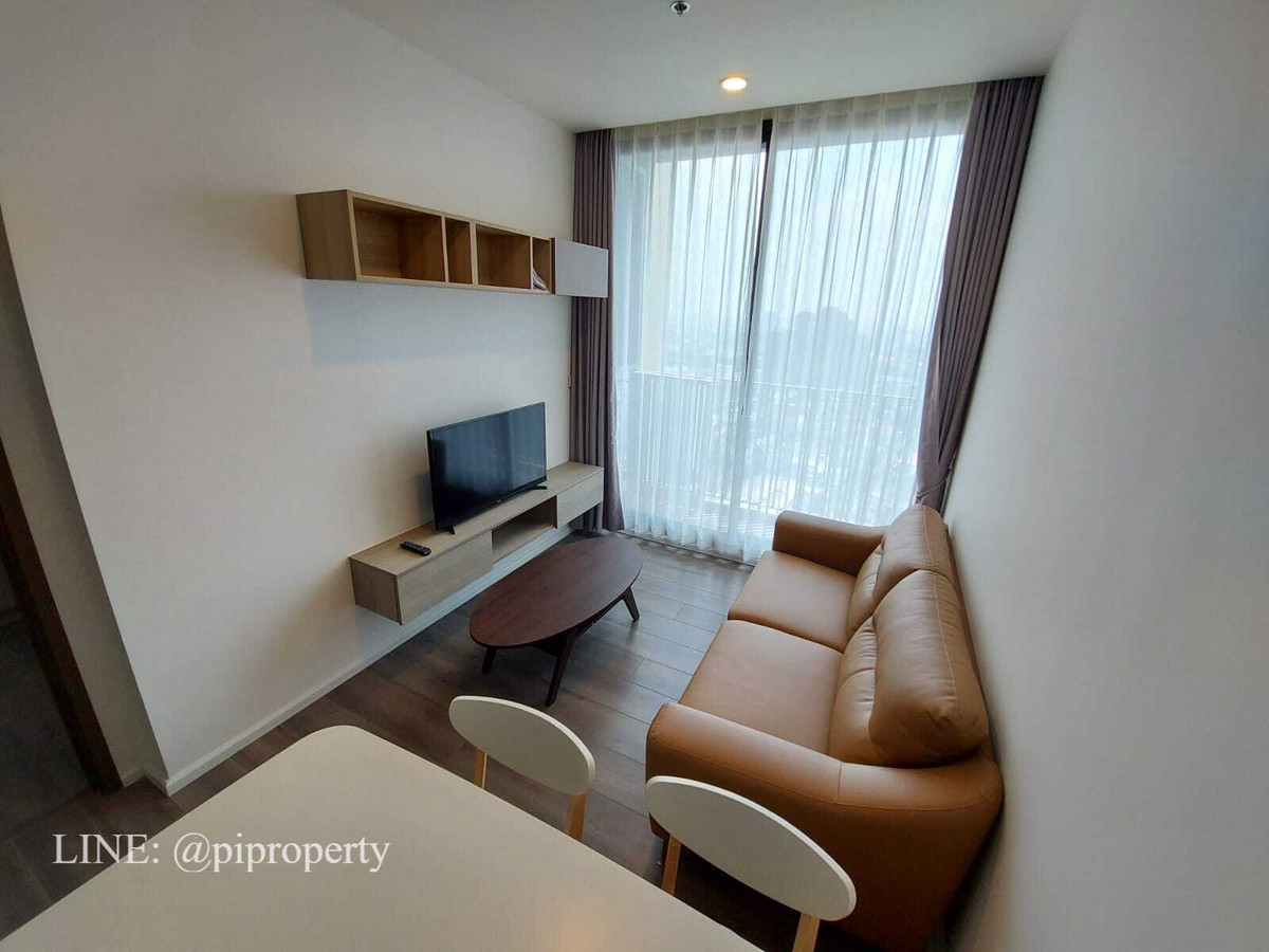 For RentCondoOnnut, Udomsuk : High floor 1 bedroom unit for rent in Whizdom Essence Sukhumvit, True Digital Park BTS Punnawithi station.