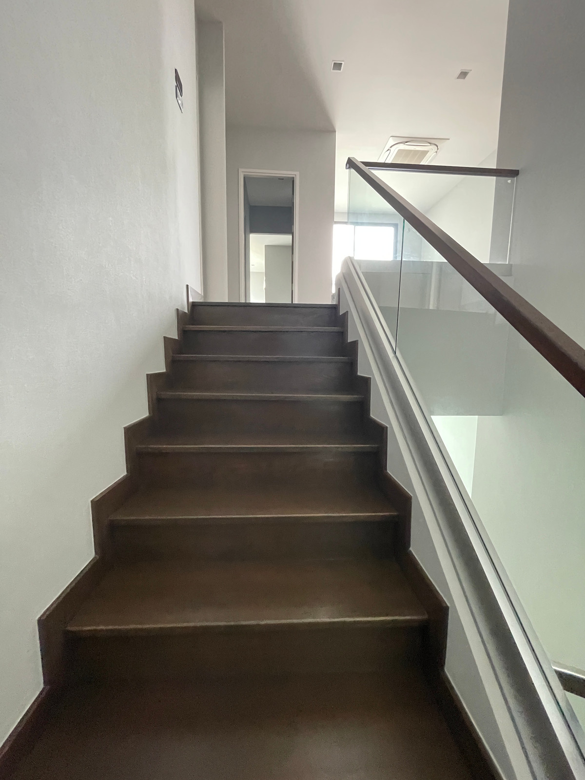 ขายบ้านบางนา แบริ่ง ลาซาล : ขายด่วน! THE ONE Signature Bangna-Rama 9 — นิยามใหม่ของ Pool Villa หรู 3 ชั้น พร้อม Multiverse ฟังก์ชันเพื่อทุกคนในครอบครัว