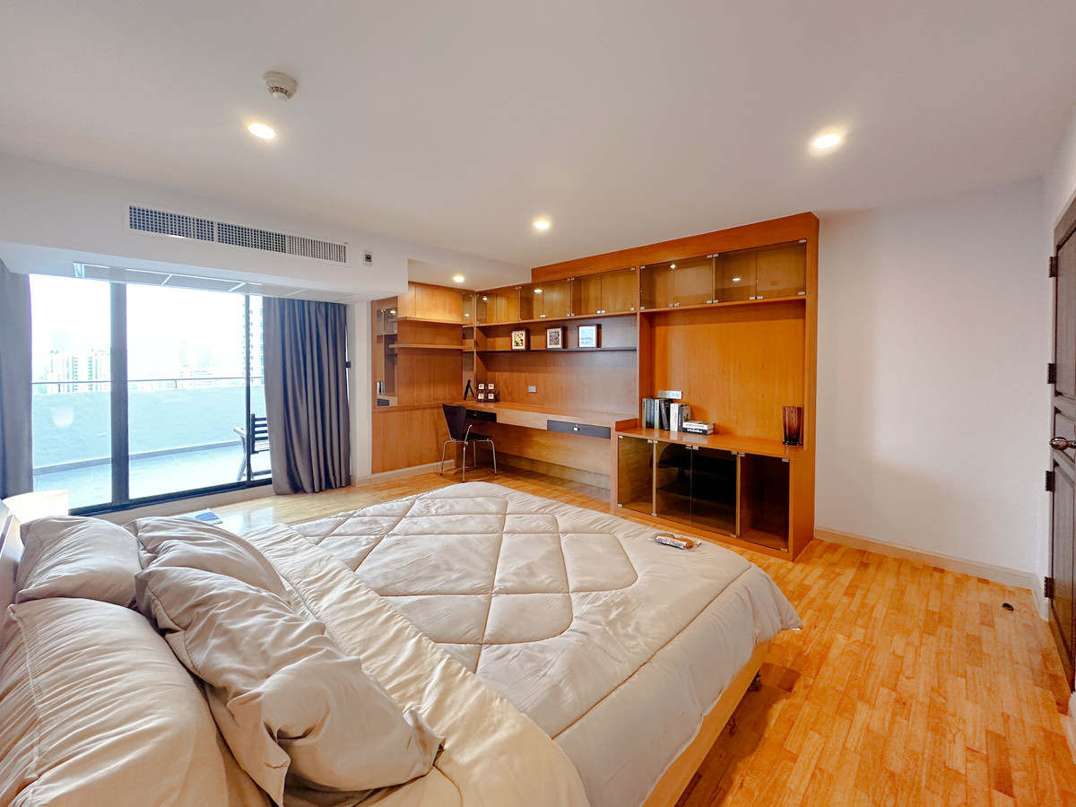 ให้เช่าคอนโดสุขุมวิท อโศก ทองหล่อ : Supalai Place Sukhumvit 39 - 2BR - 150sqm.