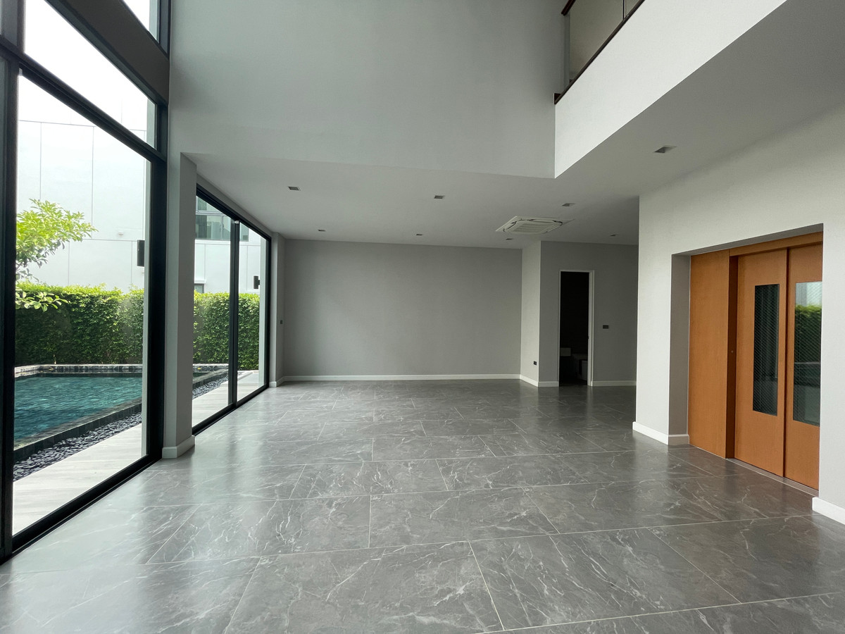 ขายบ้านบางนา แบริ่ง ลาซาล : ขายด่วน! THE ONE Signature Bangna-Rama 9 — นิยามใหม่ของ Pool Villa หรู 3 ชั้น พร้อม Multiverse ฟังก์ชันเพื่อทุกคนในครอบครัว