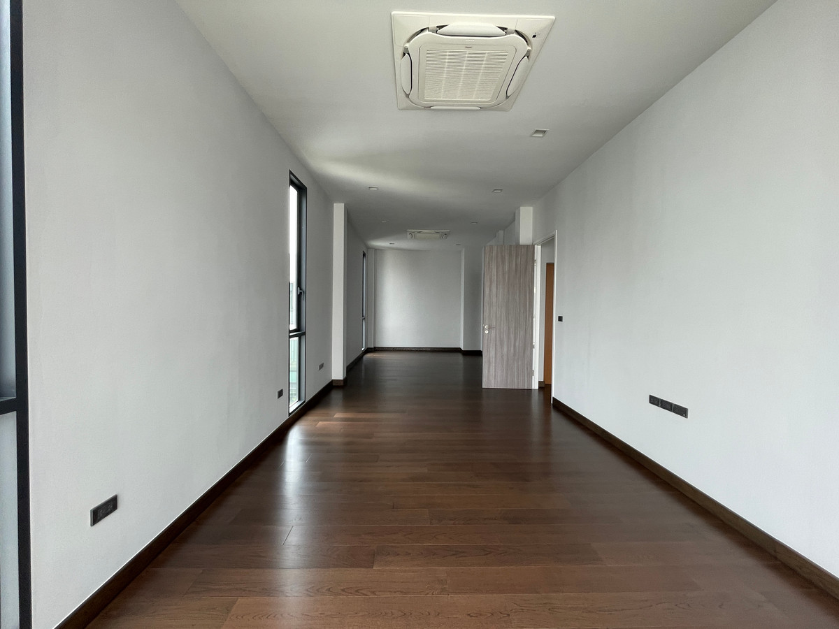 ขายบ้านบางนา แบริ่ง ลาซาล : ขายด่วน! THE ONE Signature Bangna-Rama 9 — นิยามใหม่ของ Pool Villa หรู 3 ชั้น พร้อม Multiverse ฟังก์ชันเพื่อทุกคนในครอบครัว