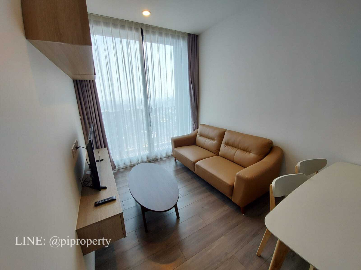 For RentCondoOnnut, Udomsuk : High floor 1 bedroom unit for rent in Whizdom Essence Sukhumvit, True Digital Park BTS Punnawithi station.