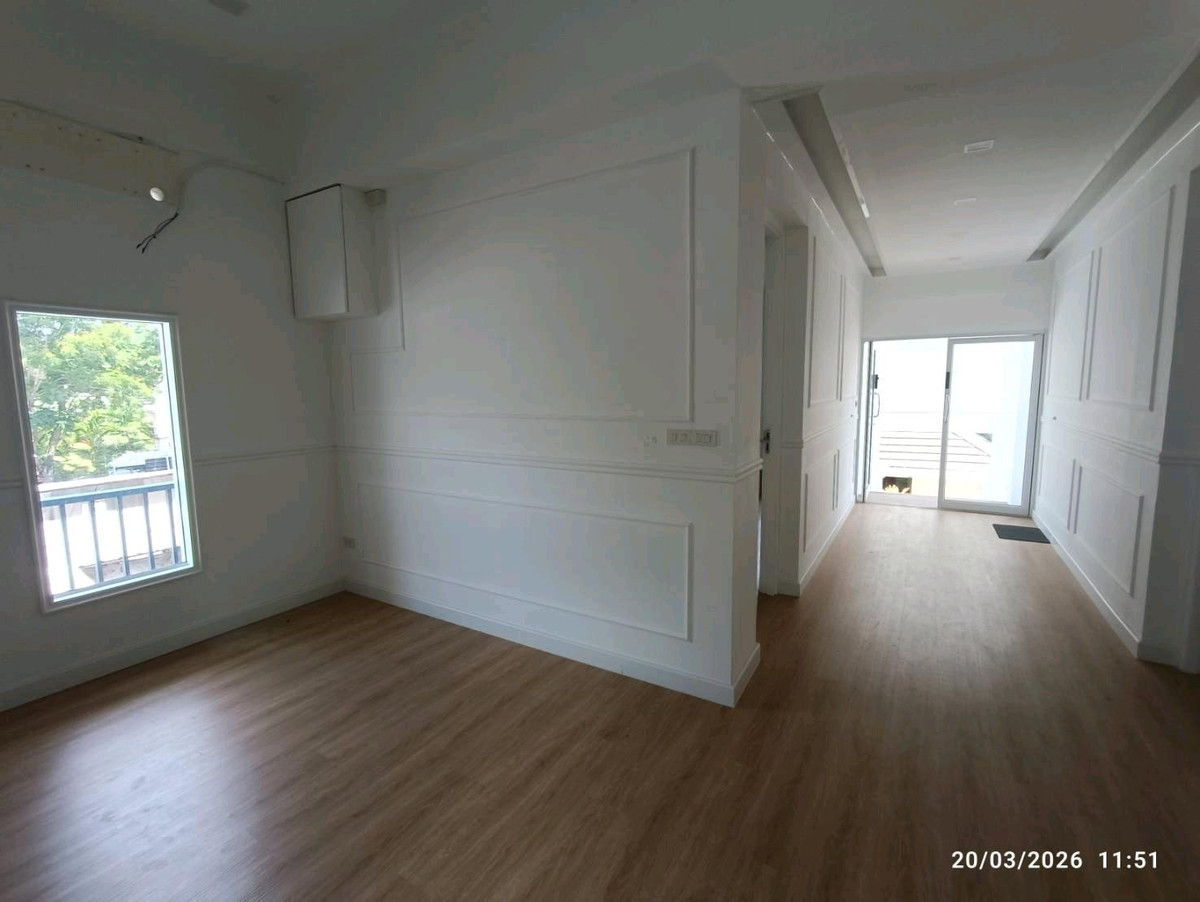 For RentRetail SpacePattanakan, Srinakarin : Workshop space for rent behind Paradise Park Mall.