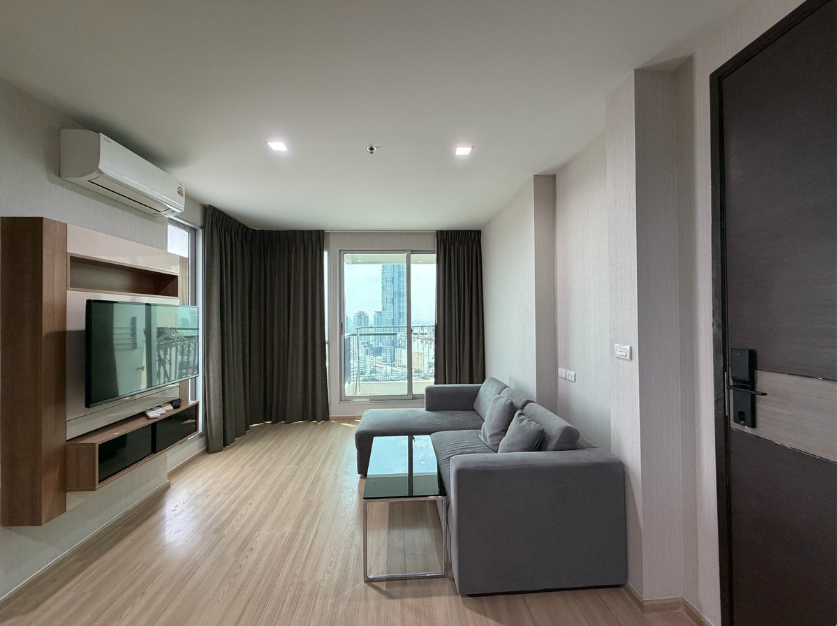 For RentCondoSathorn, Narathiwat : for rent Rhythm sathorn // 2b2b // 65 sq.m