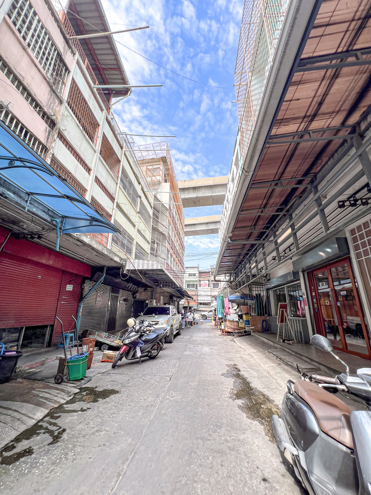 ขายทาวน์โฮมบางซื่อ วงศ์สว่าง เตาปูน : ทำเลดีจัด 🔥 ตึกแถวติด MRT เตาปูน 150 ม. สายลงทุนรีบเลย 📈💰อาคารพาณิชย์ กรุงเทพ - นนท์ 2 / 4 ห้องนอน (ขาย), Commercial building Bangkok - Non 2 / 4 Bedrooms (FOR SALE) BNS004