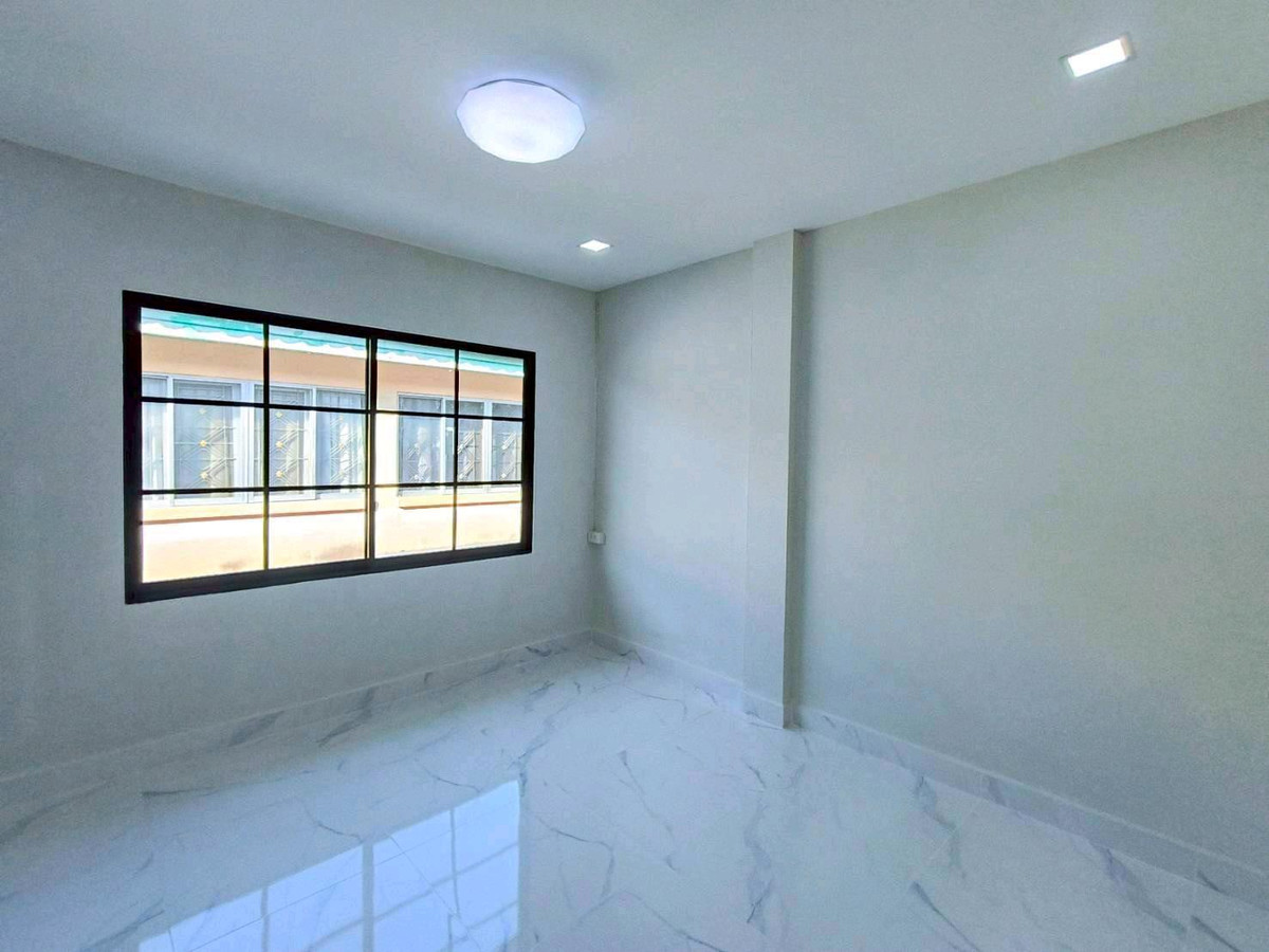 ขายทาวน์โฮมมีนบุรี-ร่มเกล้า : ขายทาวน์เฮ้าส์ 2 ชั้น หมู่บ้านพูนสินธานี 3 เคหะร่มเกล้า 64 รถไฟฟ้าสายสีส้ม-แยกมิสทีน ตลาดสดร่มเกล้า
ม.เทคโนโลยีพระจอมเกล้าเจ้าคุณทหาร ม.หัวเฉียว สนามบินสุวรรณภูมิ นิคมอุตสาหกรรมลาดกระบัง ตลาดหัวตะเข้  Airport Link