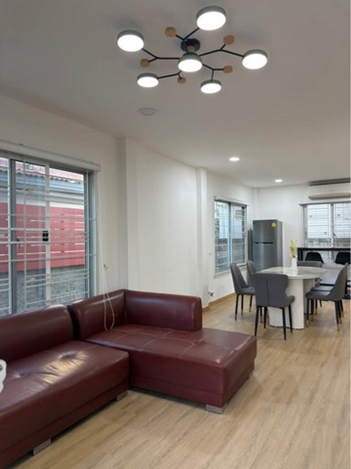 For RentHouseLadkrabang, Suwannaphum Airport : HR3306 Large 2-story detached house for rent, Atoll Maldives Palm Bangna-Wongwaen project, in front of the house, not next to anyone (Private Zone) | Just 3 minutes to Mega Bangna.