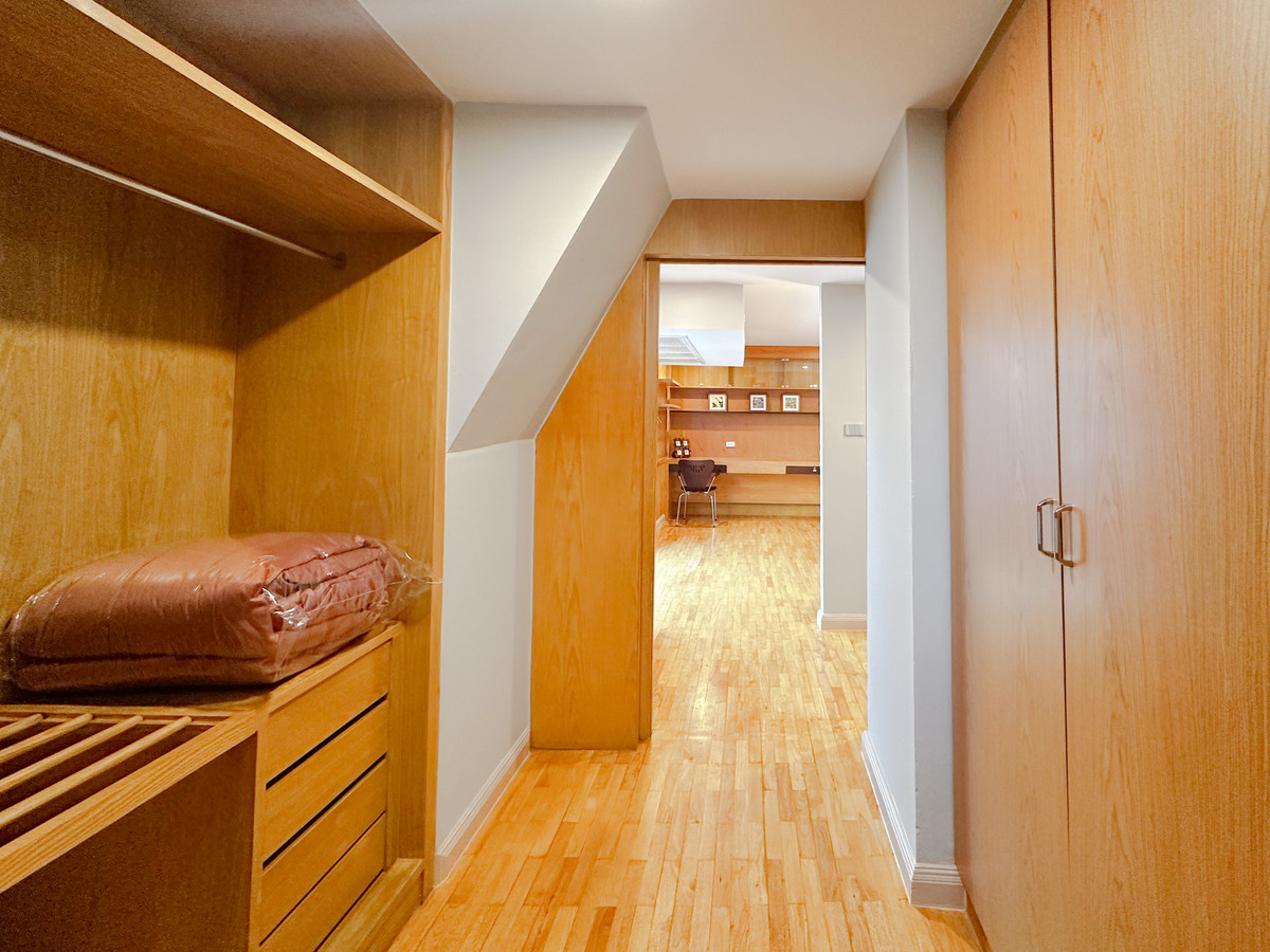 ให้เช่าคอนโดสุขุมวิท อโศก ทองหล่อ : Supalai Place Sukhumvit 39 - 2BR - 150sqm.