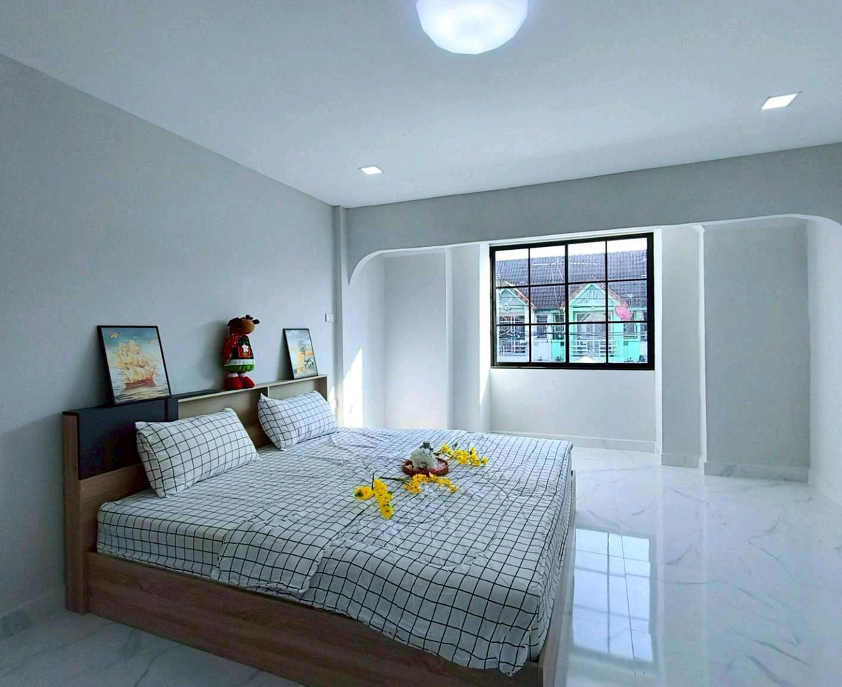 ขายทาวน์โฮมมีนบุรี-ร่มเกล้า : ขายทาวน์เฮ้าส์ 2 ชั้น หมู่บ้านพูนสินธานี 3 เคหะร่มเกล้า 64 รถไฟฟ้าสายสีส้ม-แยกมิสทีน ตลาดสดร่มเกล้า
ม.เทคโนโลยีพระจอมเกล้าเจ้าคุณทหาร ม.หัวเฉียว สนามบินสุวรรณภูมิ นิคมอุตสาหกรรมลาดกระบัง ตลาดหัวตะเข้  Airport Link