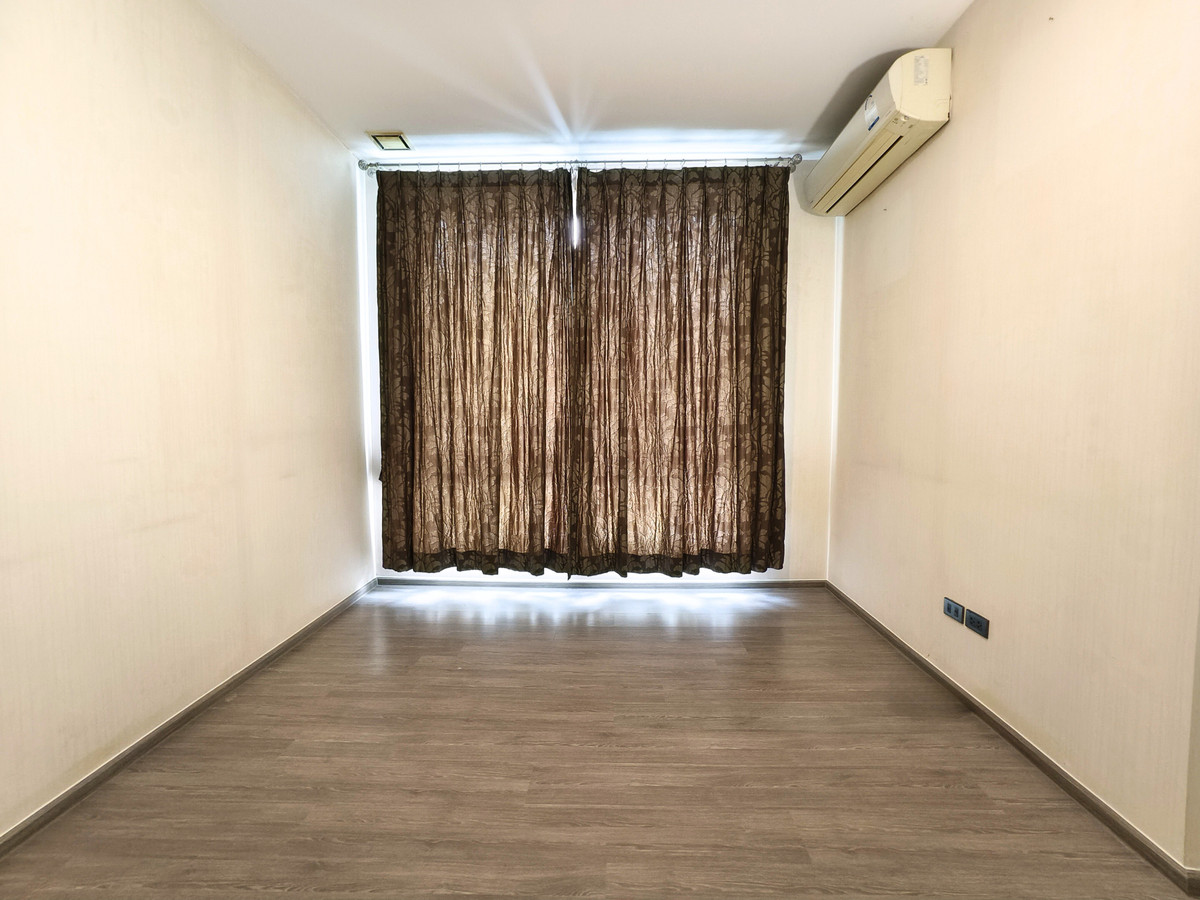 ให้เช่าทาวน์โฮมเกษตร นวมินทร์ ลาดปลาเค้า : ให้เช่า Landmark เอกมัย - รามอินทรา 33.2ตร.ว. 12.5 ล้านบาท ทาวน์โฮมหรู ติดสวน สายไฟลงใต้ดิน 3ห้องนอน 4ห้องน้ำ ใกล้ทางด่วนและรถไฟฟ้า