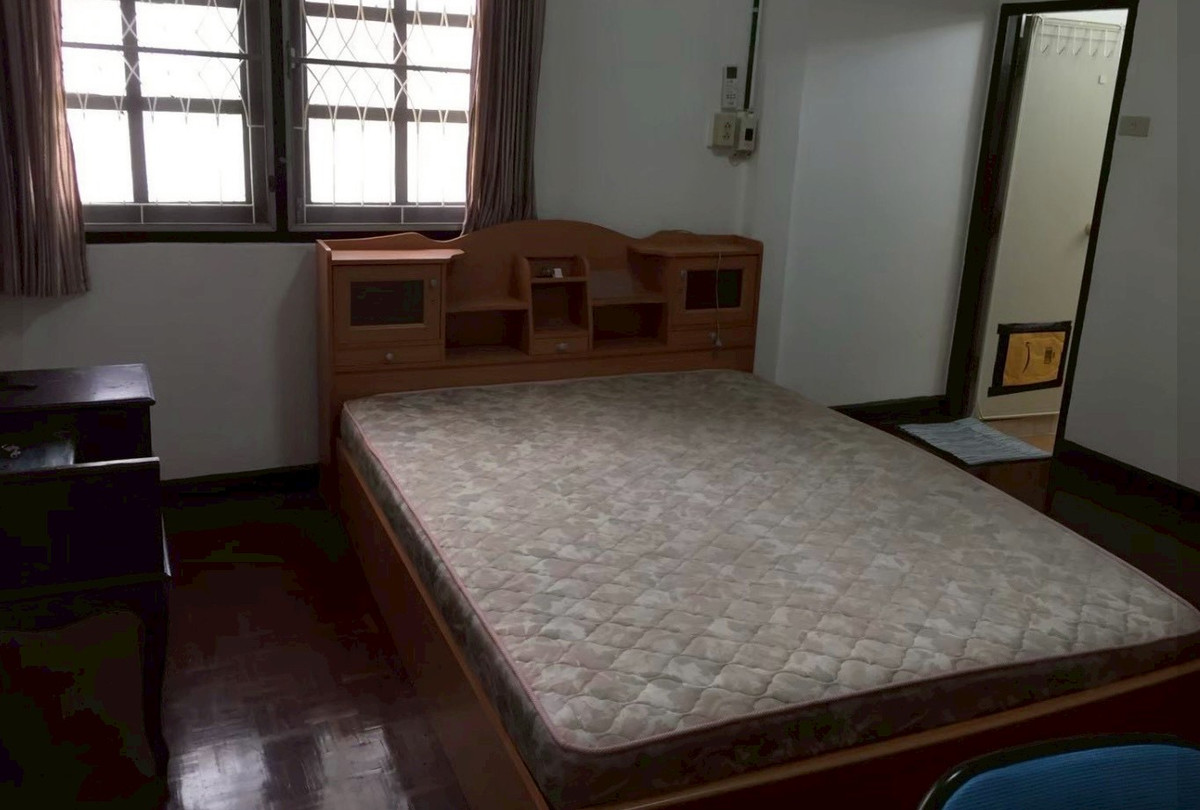 ขายบ้านสุขุมวิท อโศก ทองหล่อ : LTH13462 – บ้านราคาดี สไตล์คราสสิค รีโนเวทได้หลากหลายสไตล์ |  House for Sale | Classic House Ready to Renovate  |Sukhumvit 93 | 240 sqm | 3 Beds 3 Baths | 5.5 MB | Near BTS Bangchak | บ้านขาย สุขุมวิท 93