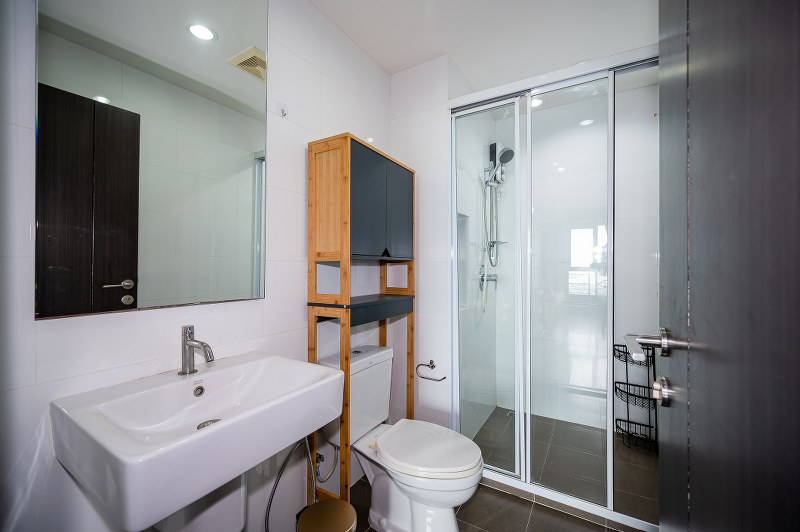 ขายคอนโดอ่อนนุช อุดมสุข : 🔥ขายด่วน+🔥เดอะ เบส พาร์ค อีสต์ สุขุมวิท 77 ใกล้สถานีรถไฟฟ้า BTS อ่อนนุช เฟอร์นิเจอร์ครบ พร้อมเข้าอยู่ 