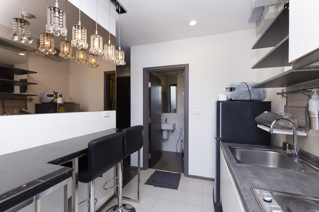 ขายคอนโดอ่อนนุช อุดมสุข : 🔥ขายด่วน+🔥เดอะ เบส พาร์ค เวสต์ สุขุมวิท 77 ใกล้สถานีรถไฟฟ้า BTS อ่อนนุช เฟอร์นิเจอร์ครบ พร้อมเข้าอยู่ 