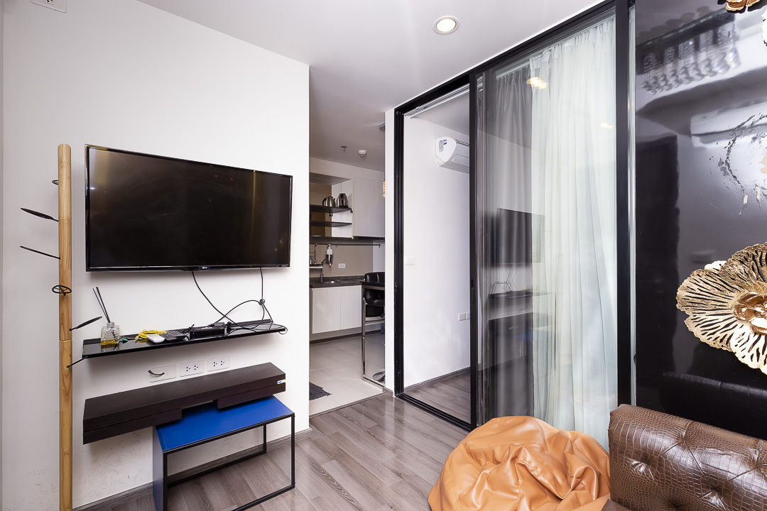 ขายคอนโดอ่อนนุช อุดมสุข : 🔥ขายด่วน+🔥เดอะ เบส พาร์ค เวสต์ สุขุมวิท 77 ใกล้สถานีรถไฟฟ้า BTS อ่อนนุช เฟอร์นิเจอร์ครบ พร้อมเข้าอยู่ 