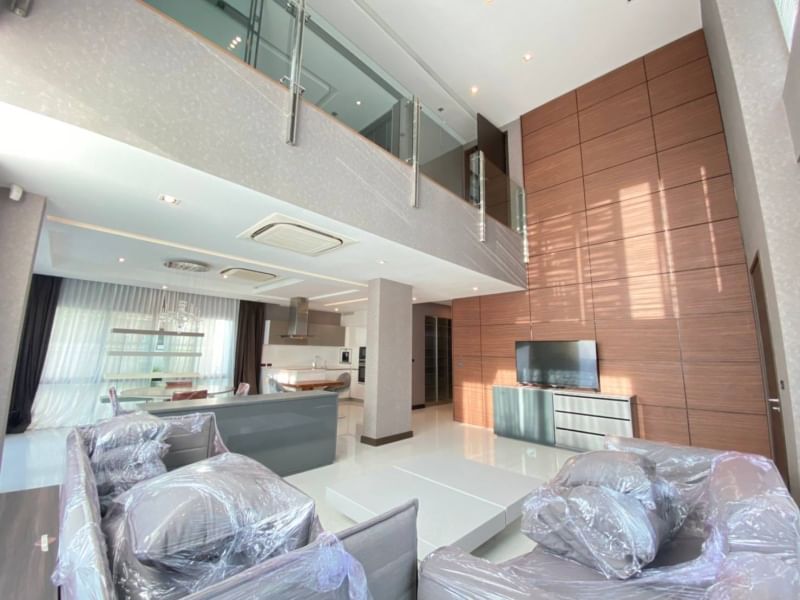 ให้เช่าบ้านพระราม 9 เพชรบุรีตัดใหม่ RCA : 🔥เช่าด่วน+🔥 อิสสระ เรสซิเดนซ์ พระราม 9 ใกล้สถานีรถไฟฟ้าสายสีส้ม สถานีประดิษฐ์มนูธรรม เฟอร์นิเจอร์ครบพร้อมเข้าอยู่