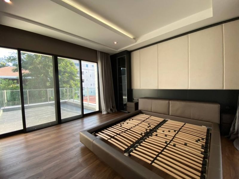 ให้เช่าบ้านพระราม 9 เพชรบุรีตัดใหม่ RCA : 🔥เช่าด่วน+🔥 อิสสระ เรสซิเดนซ์ พระราม 9 ใกล้สถานีรถไฟฟ้าสายสีส้ม สถานีประดิษฐ์มนูธรรม เฟอร์นิเจอร์ครบพร้อมเข้าอยู่