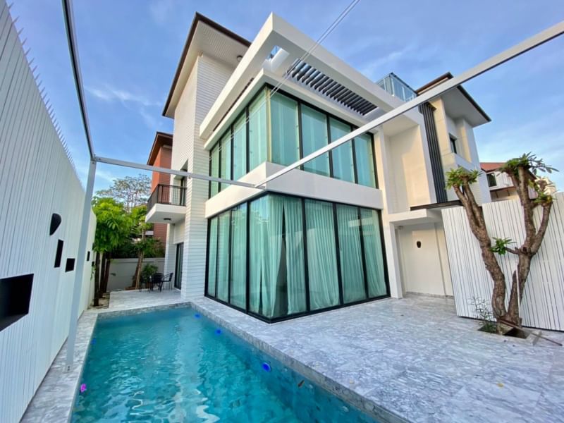 ให้เช่าบ้านพระราม 9 เพชรบุรีตัดใหม่ RCA : 🔥เช่าด่วน+🔥 อิสสระ เรสซิเดนซ์ พระราม 9 ใกล้สถานีรถไฟฟ้าสายสีส้ม สถานีประดิษฐ์มนูธรรม เฟอร์นิเจอร์ครบพร้อมเข้าอยู่